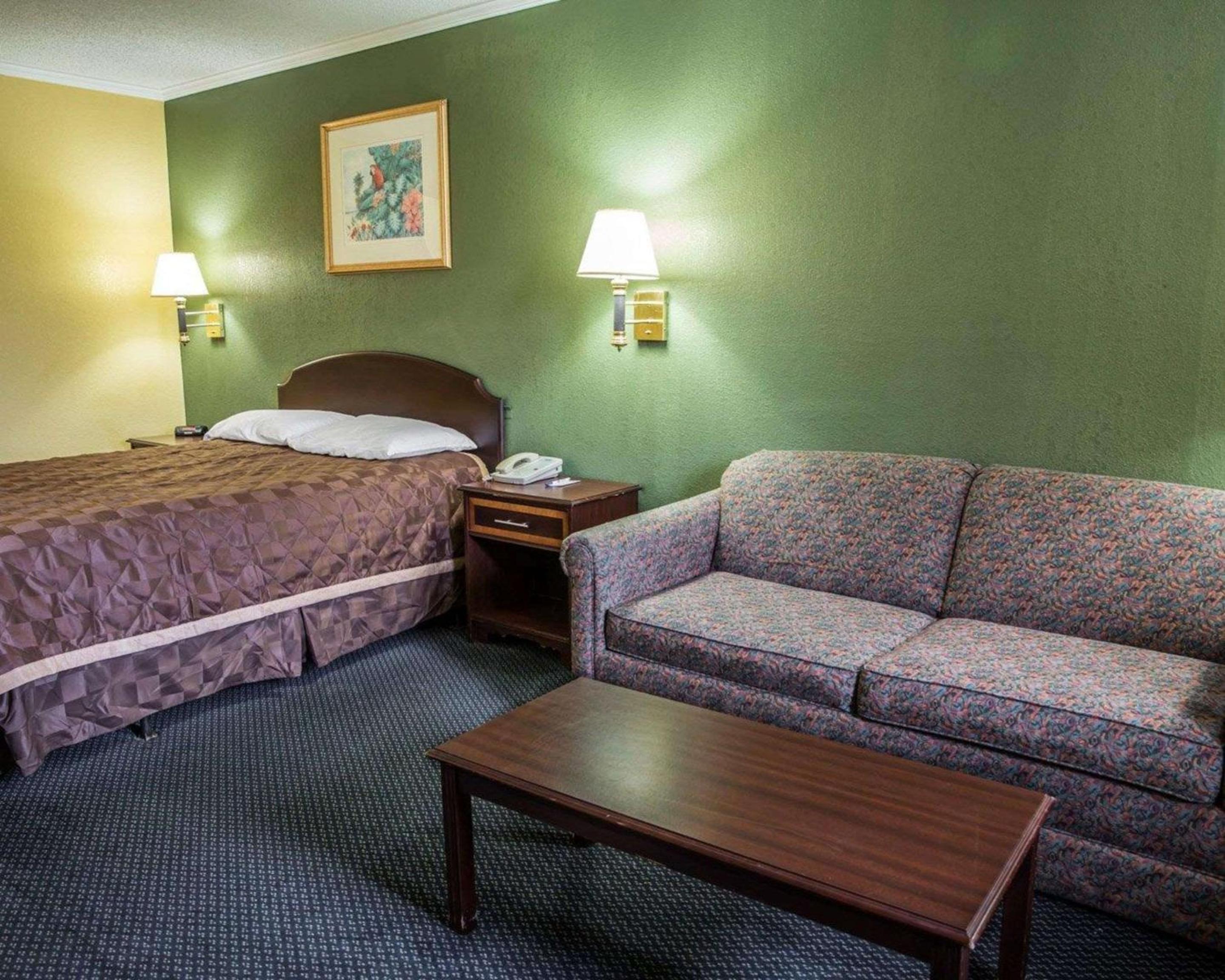 Rodeway Inn & Suites Plymouth Hwy 64, 写真 17