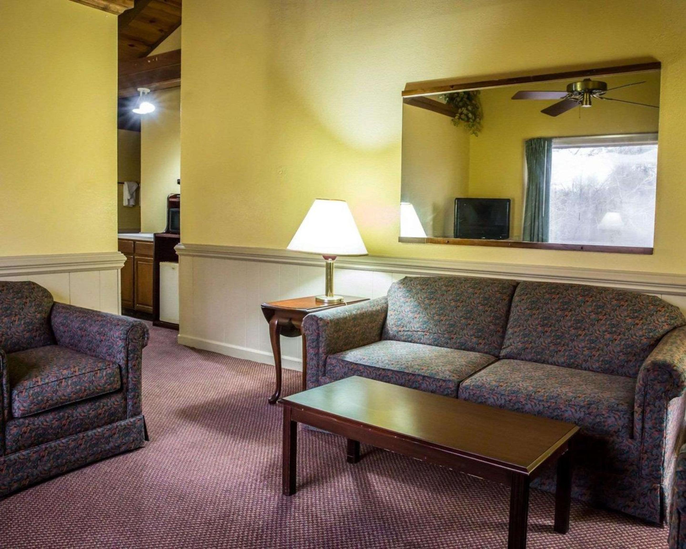 Rodeway Inn & Suites Plymouth Hwy 64, 写真 8