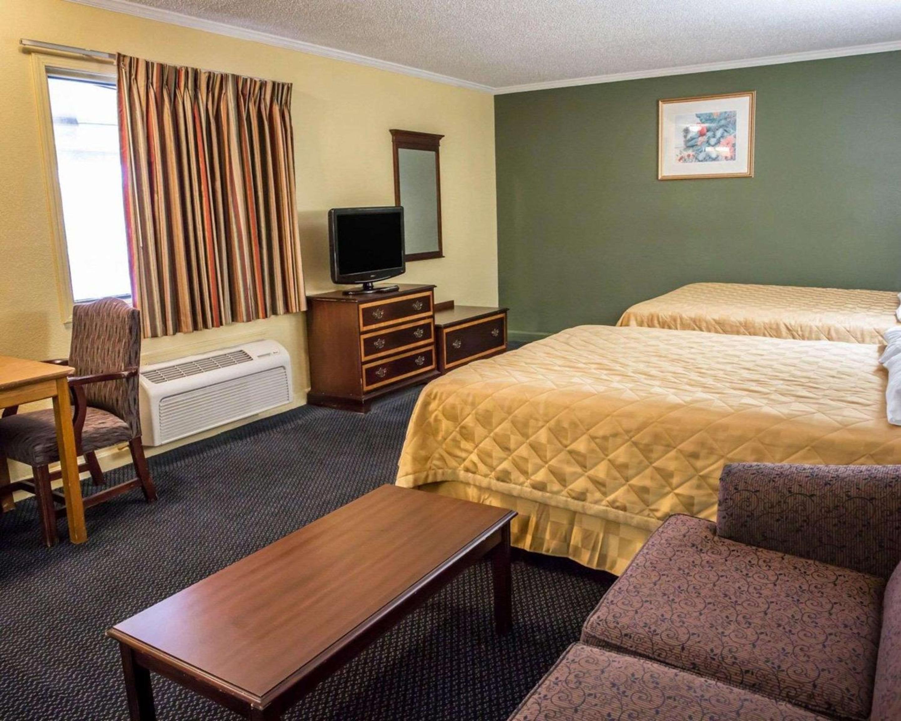 Rodeway Inn & Suites Plymouth Hwy 64, 写真 28