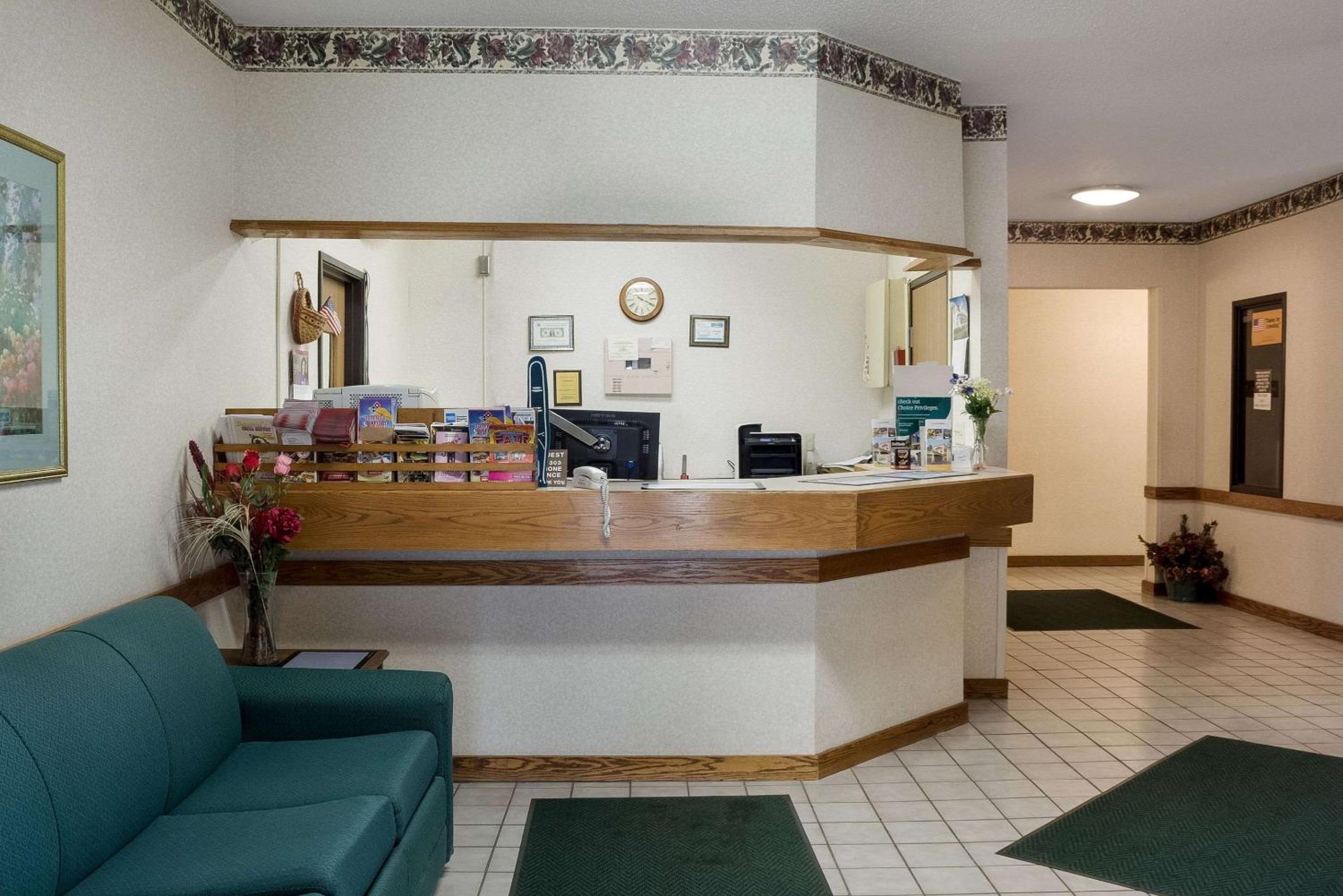 Rodeway Inn Wahpeton view 4
