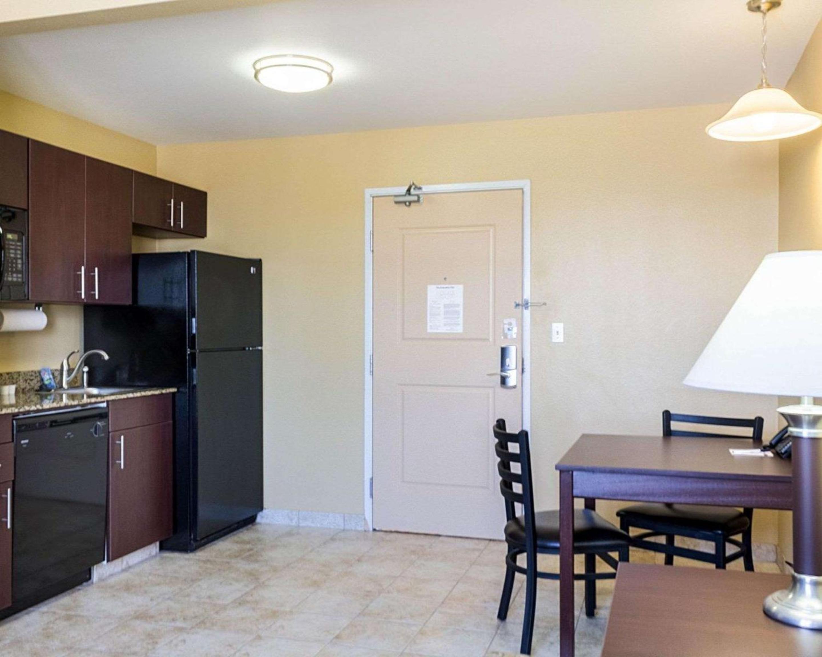MainStay Suites Minot