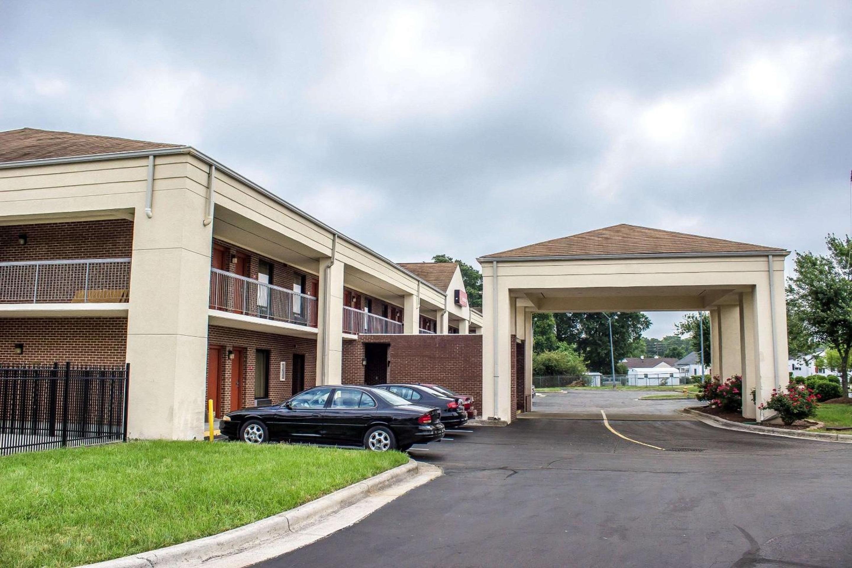 Henderson Vacations - Quality Inn Henderson I-85 - Property Image 1