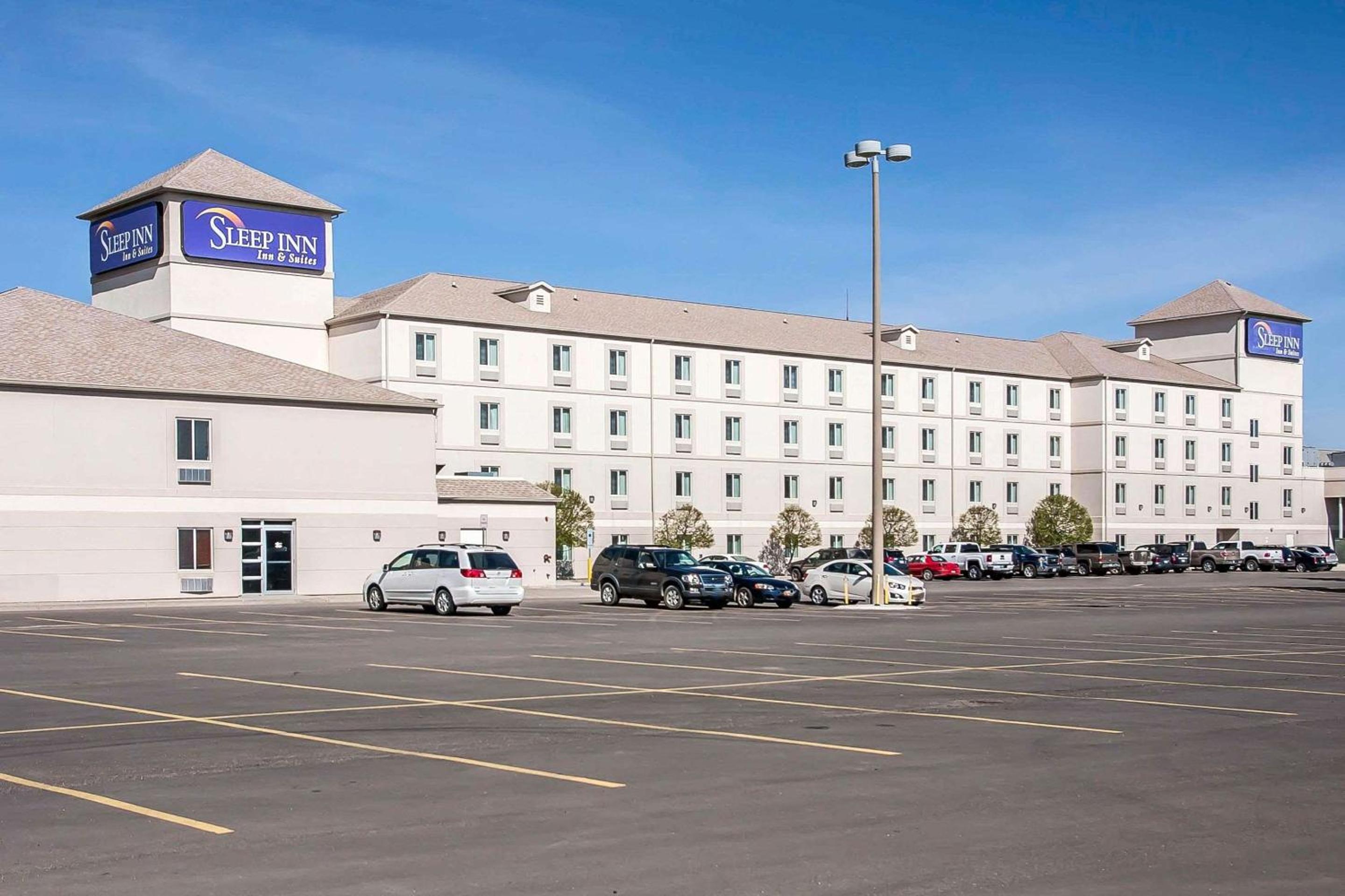 Hotel Sleep Inn & Suites Conference Center and Water Park - Image 1