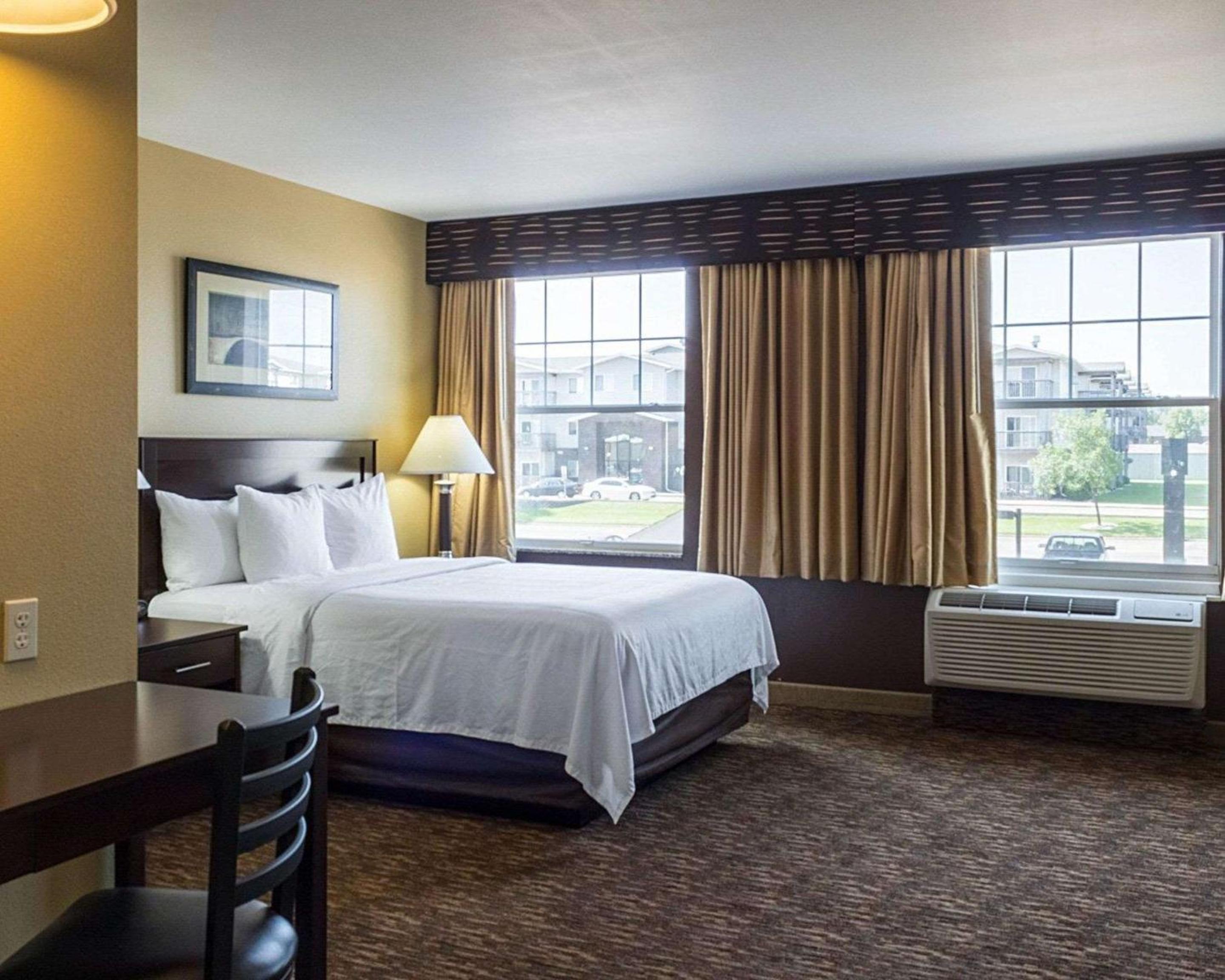 MainStay Suites Minot