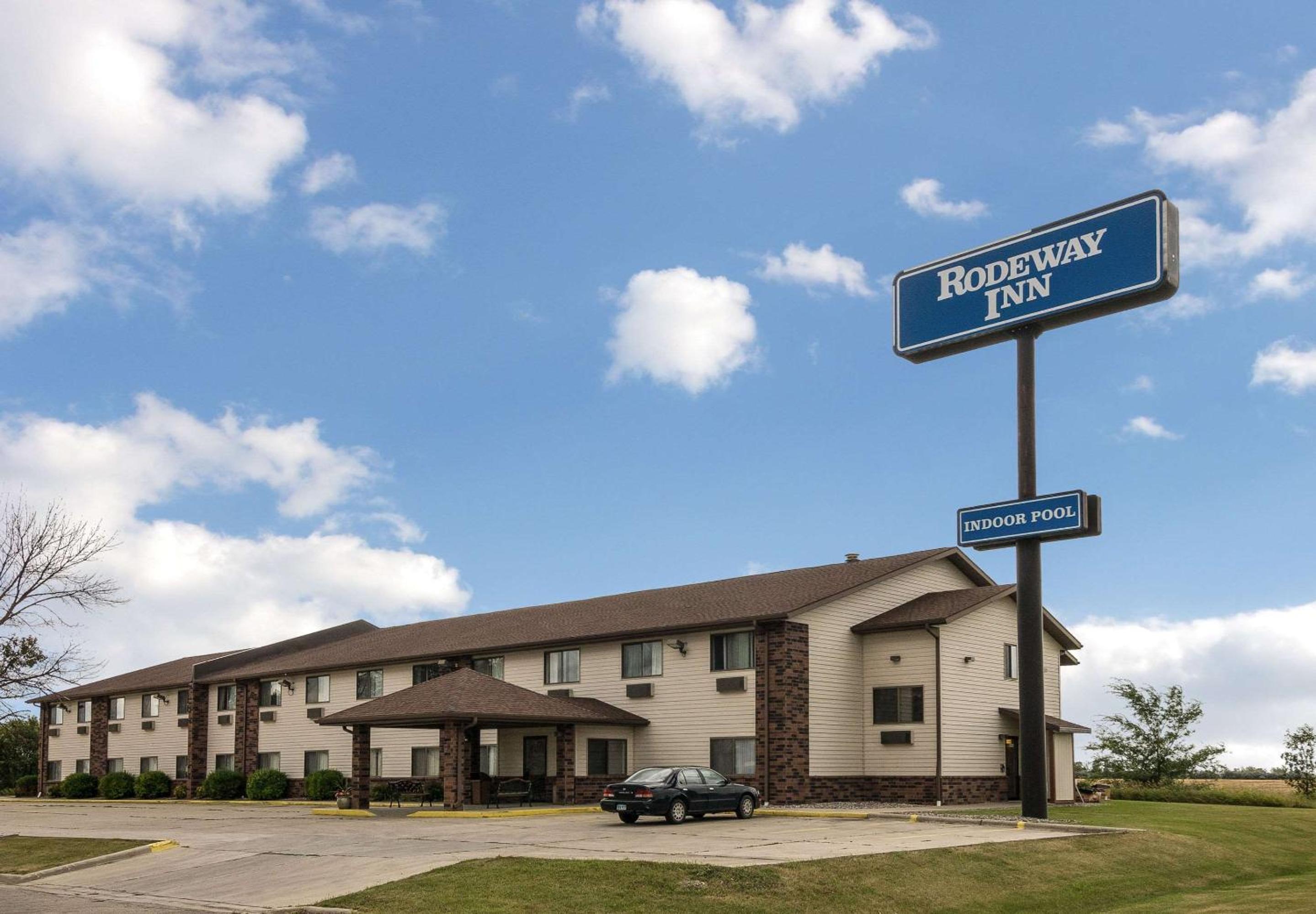 Rodeway Inn Wahpeton view 3