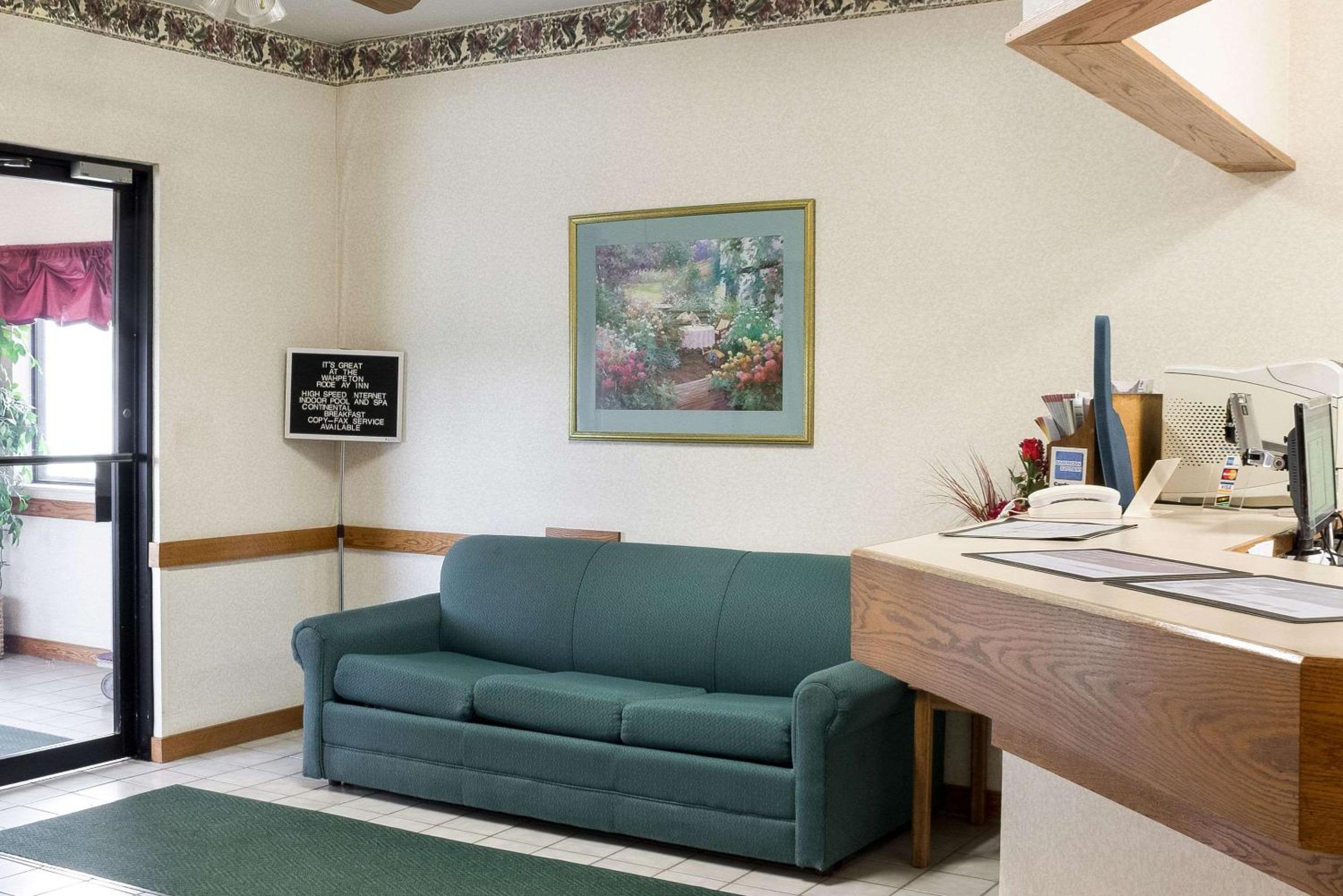 Rodeway Inn Wahpeton view 5