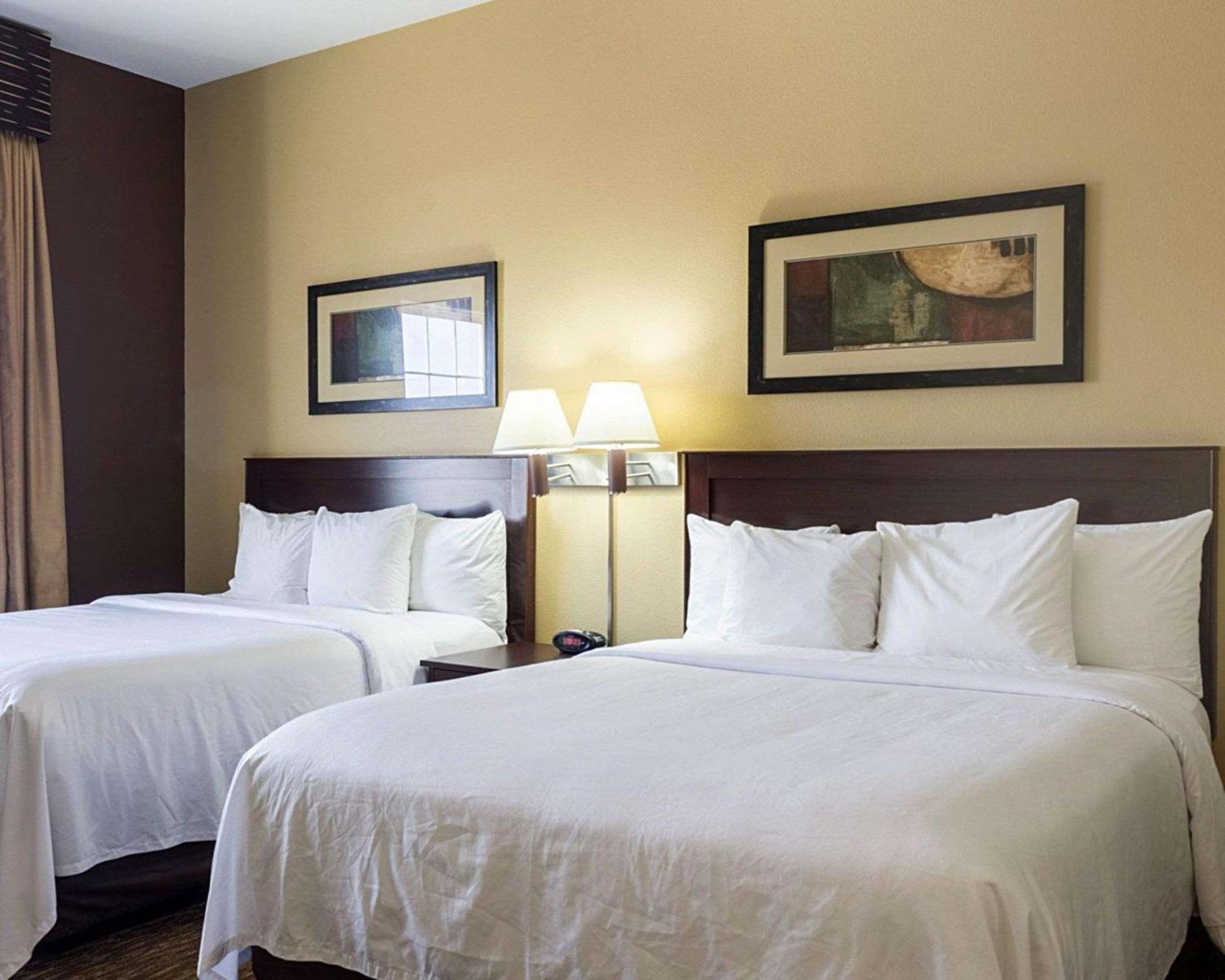 Minot Vacations - MainStay Suites Minot - Property Image 12