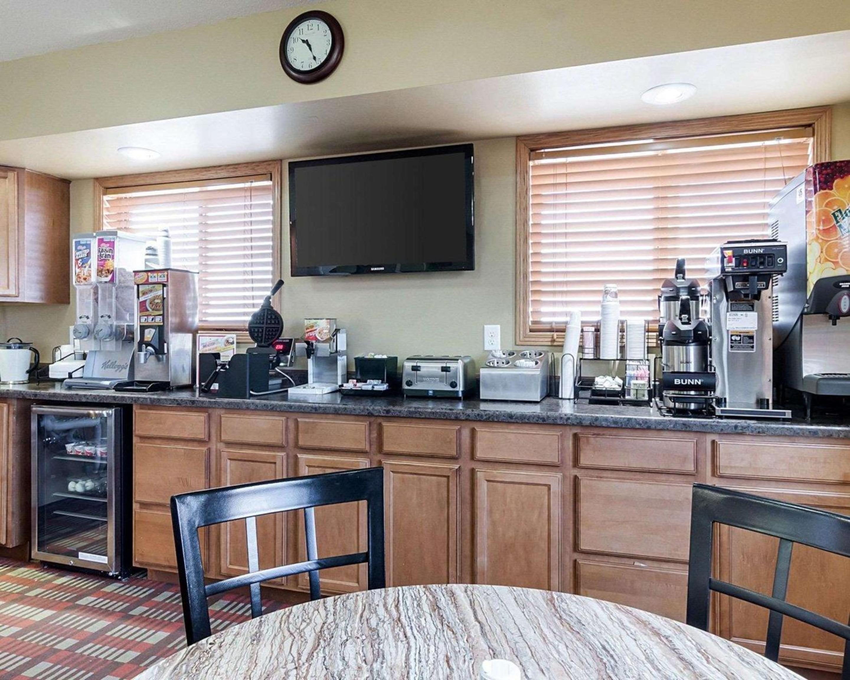 Econo Lodge Jamestown South