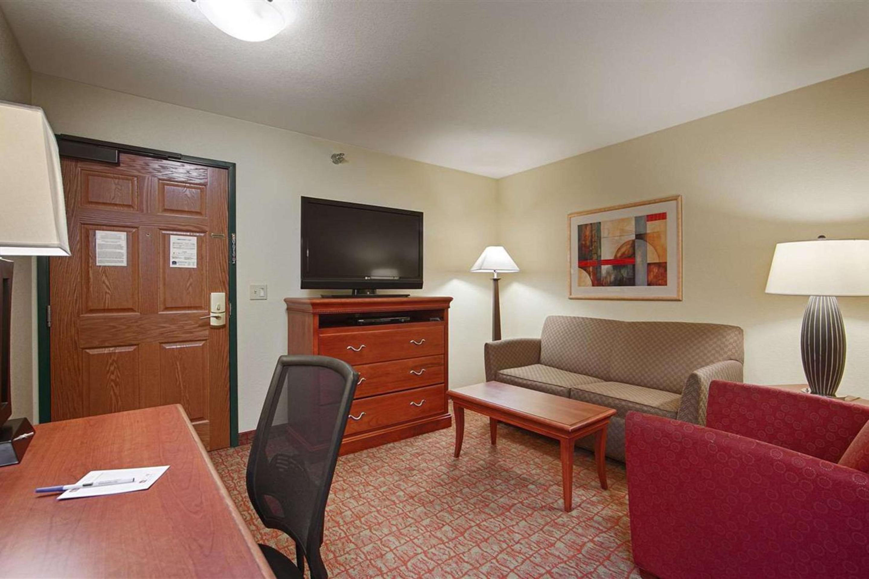 Dickinson Vacations - Heritage Hotel and Suites - Property Image 4