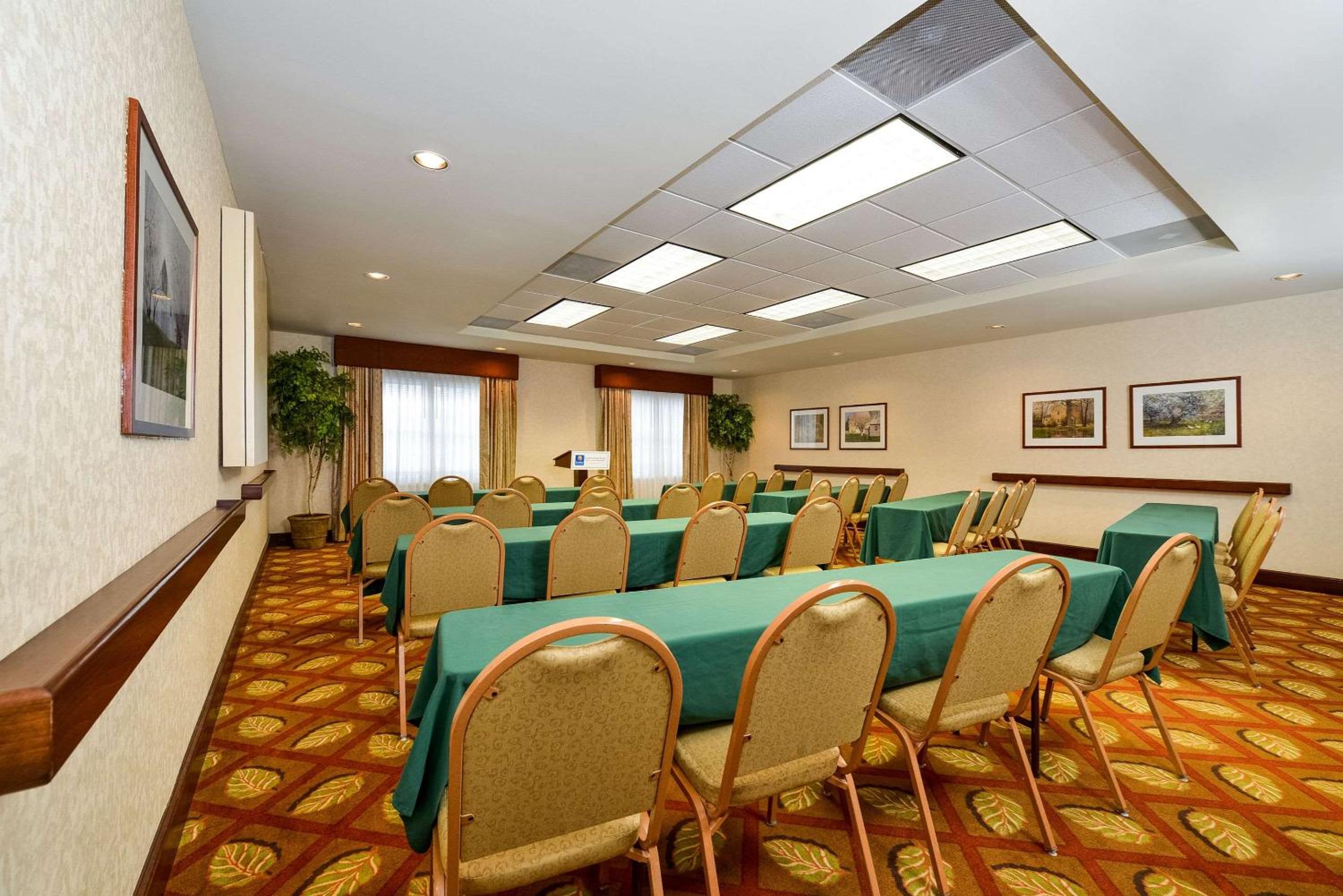 Dover Vacations - Comfort Inn Suites Dover-Portsmouth - Property Image 15