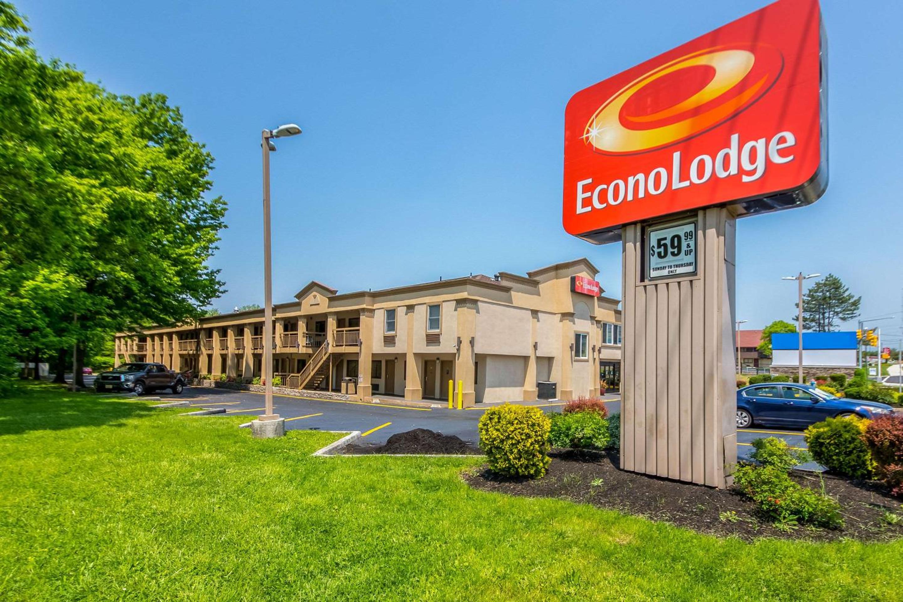 Hotel Econo Lodge - Image 1