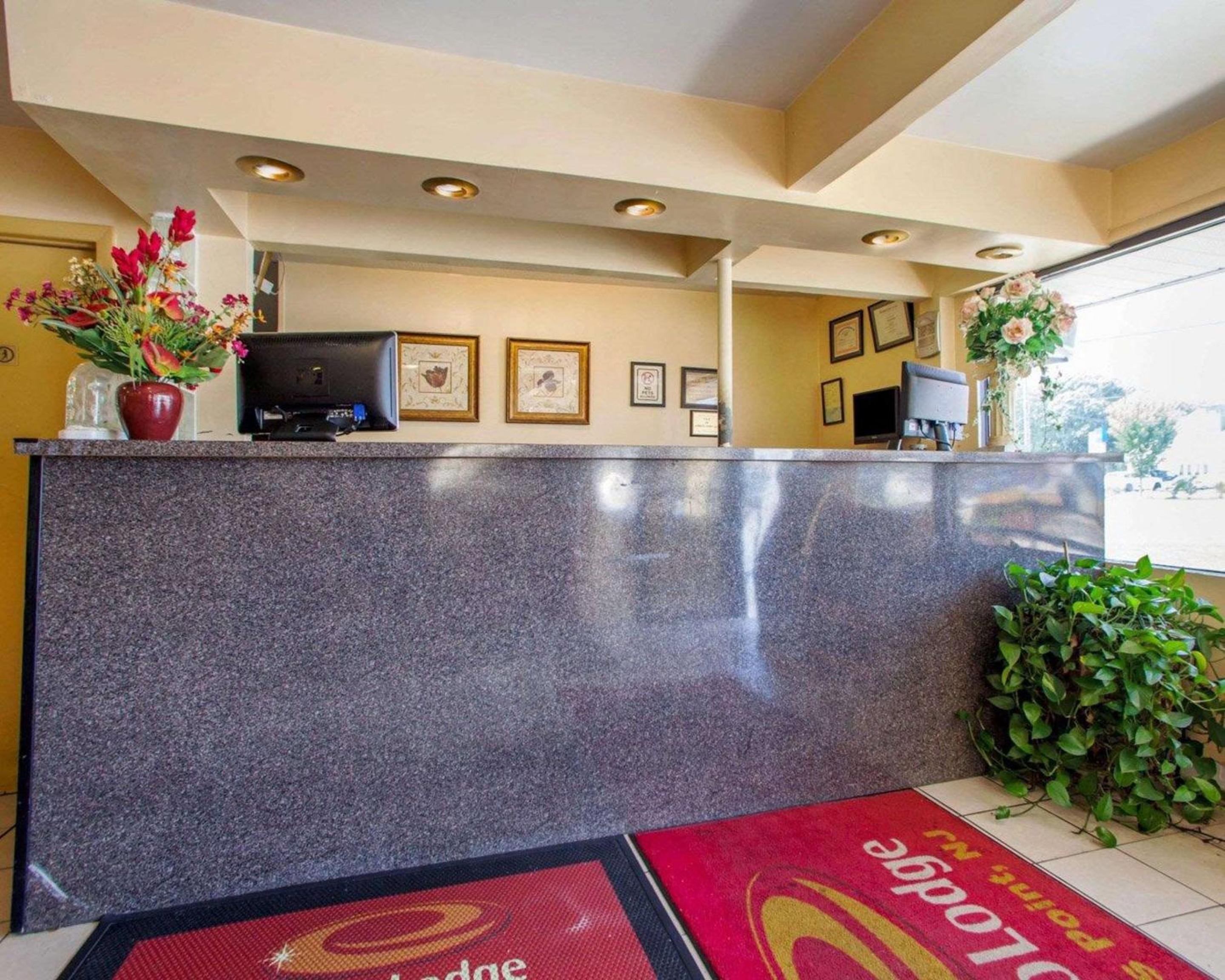 Pleasantville Vacations - Econo Lodge - Property Image 5