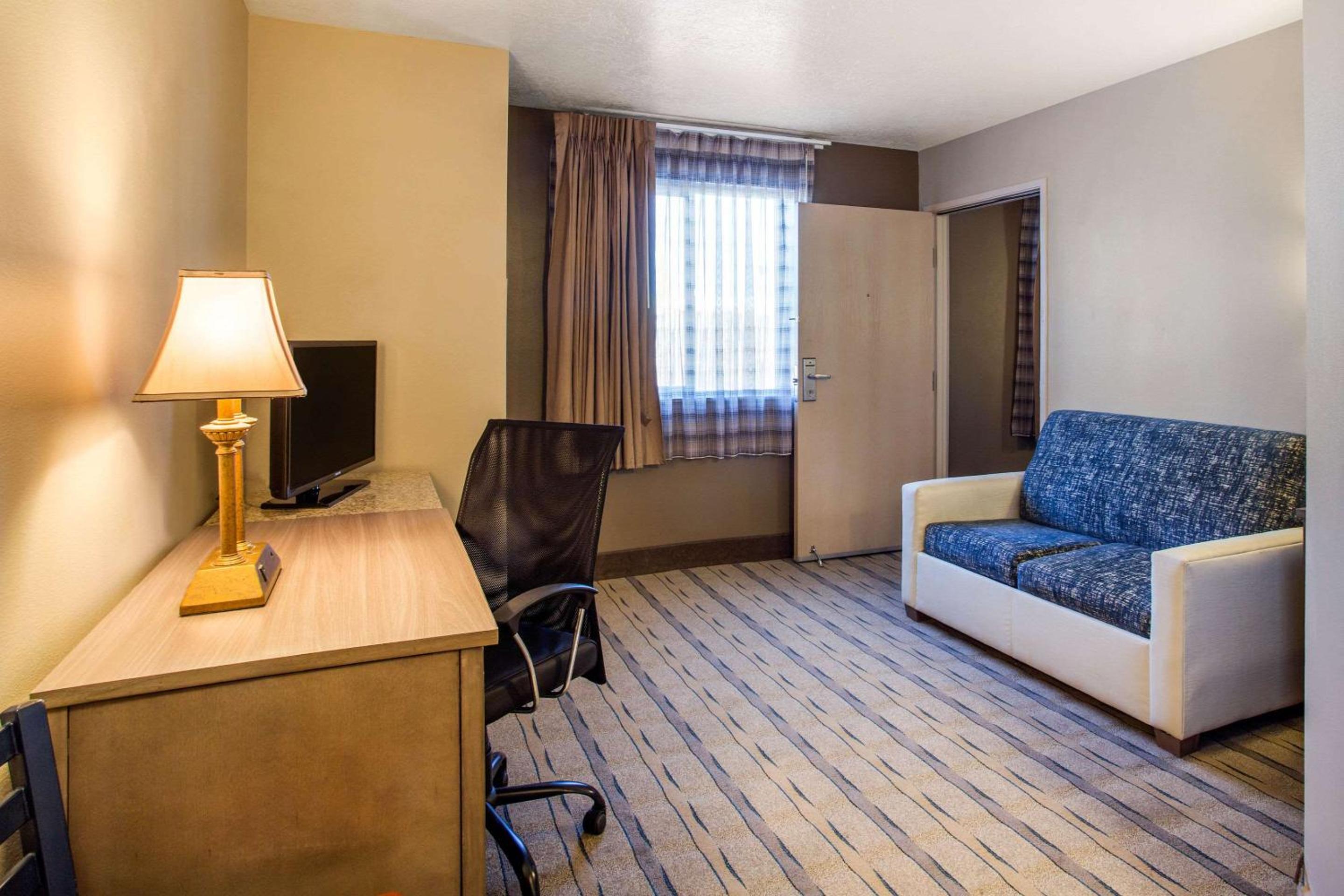 Quality Inn Moriarty view 5