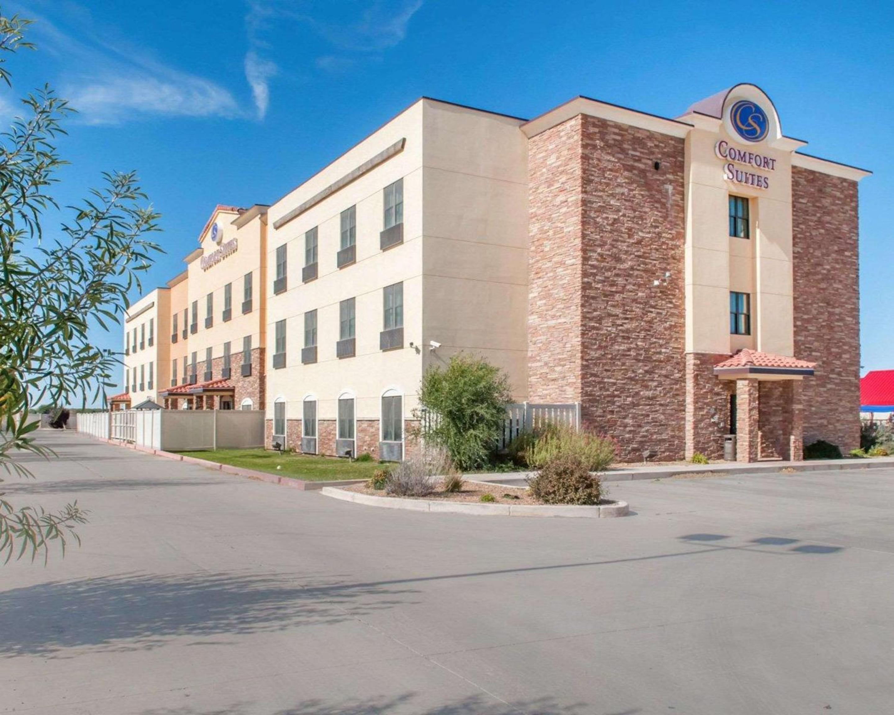 Roswell Vacations - Comfort Suites - Property Image 1