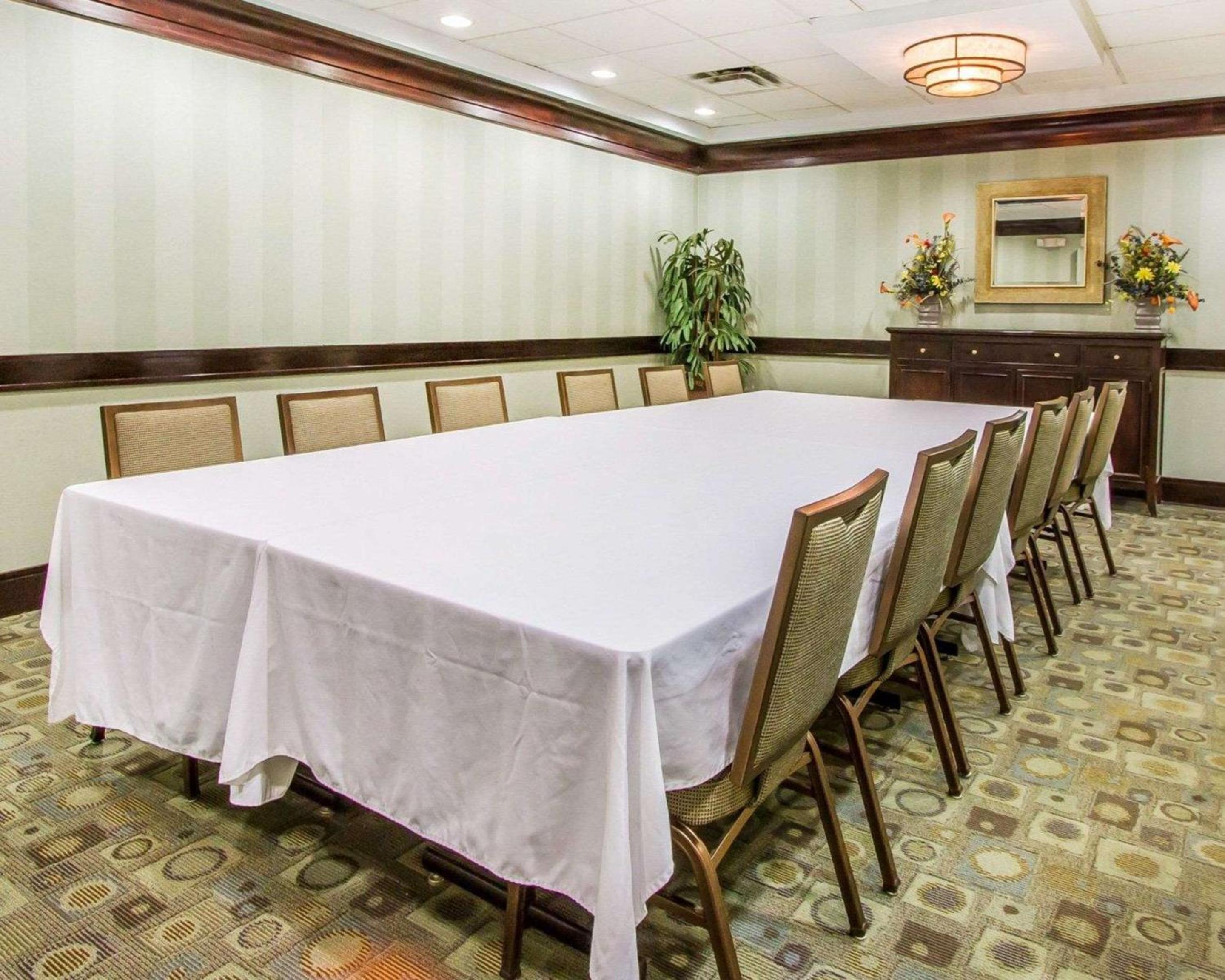 Deming Vacations - Quality Inn Deming - Property Image 11