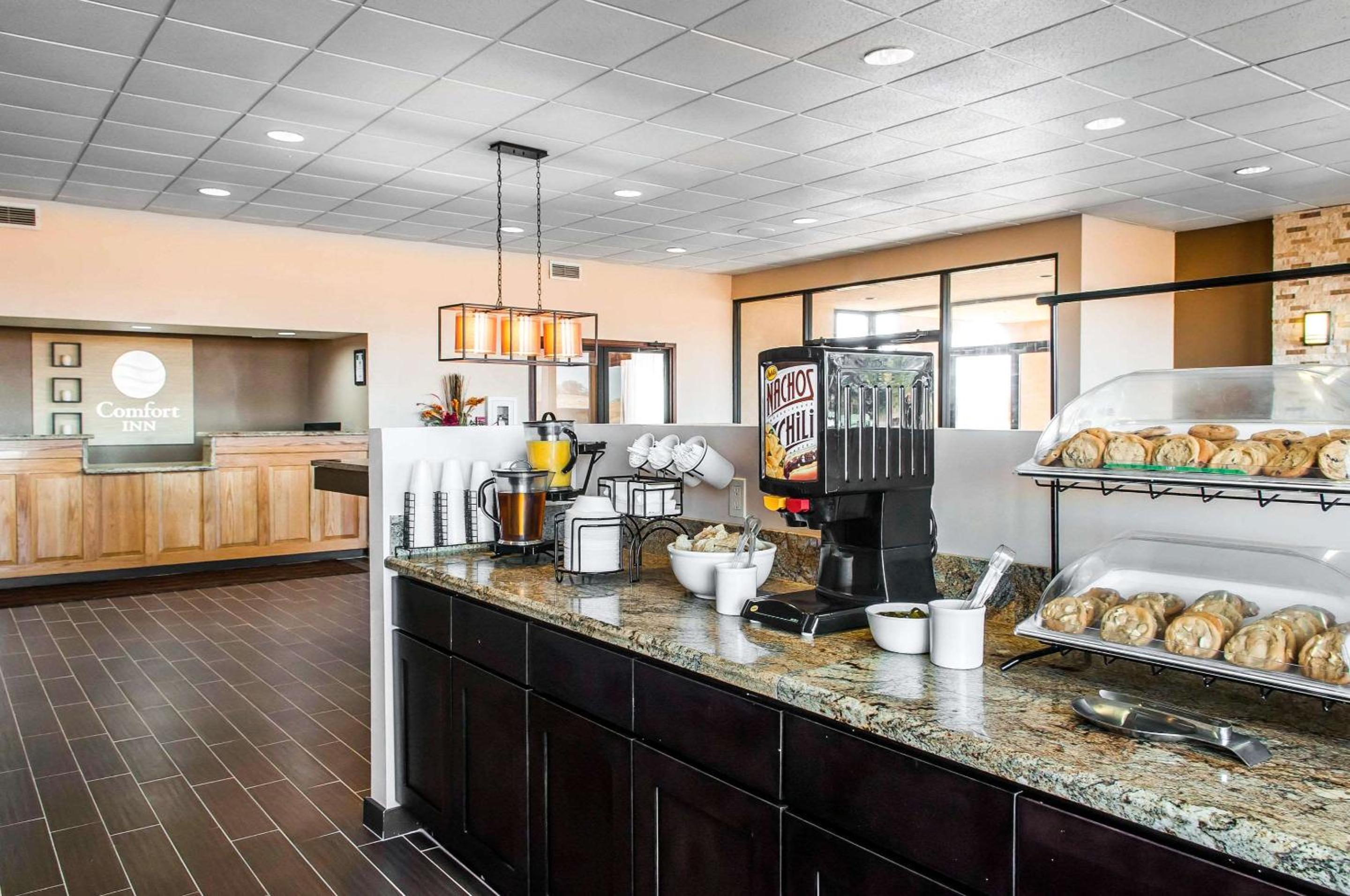 Las Vegas Vacations - Comfort Inn Las Vegas New Mexico - Property Image 2