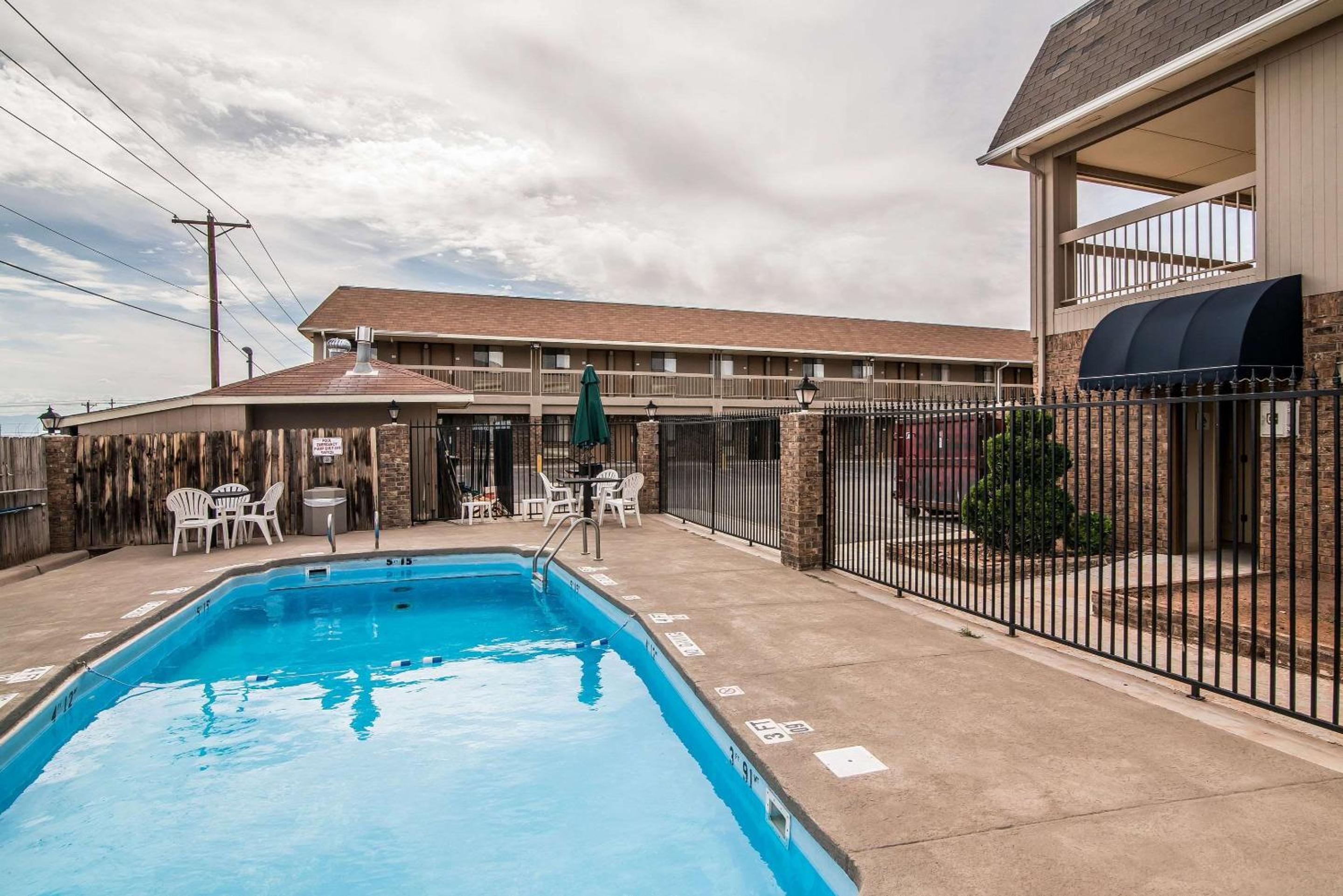 Alamogordo Vacations - Quality Inn  Suites Near White Sands National Park - Property Image 4