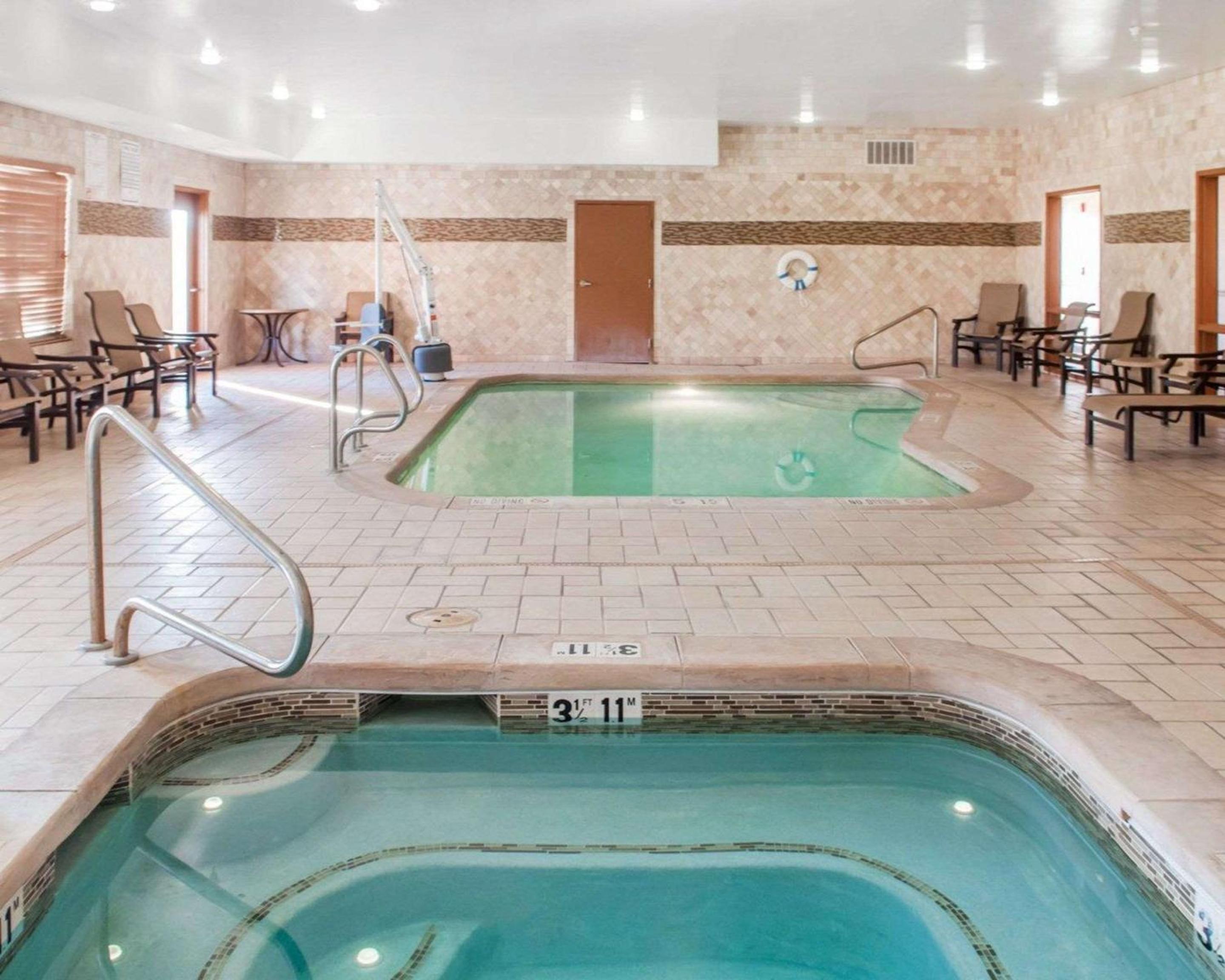 Roswell Vacations - Comfort Suites - Property Image 9