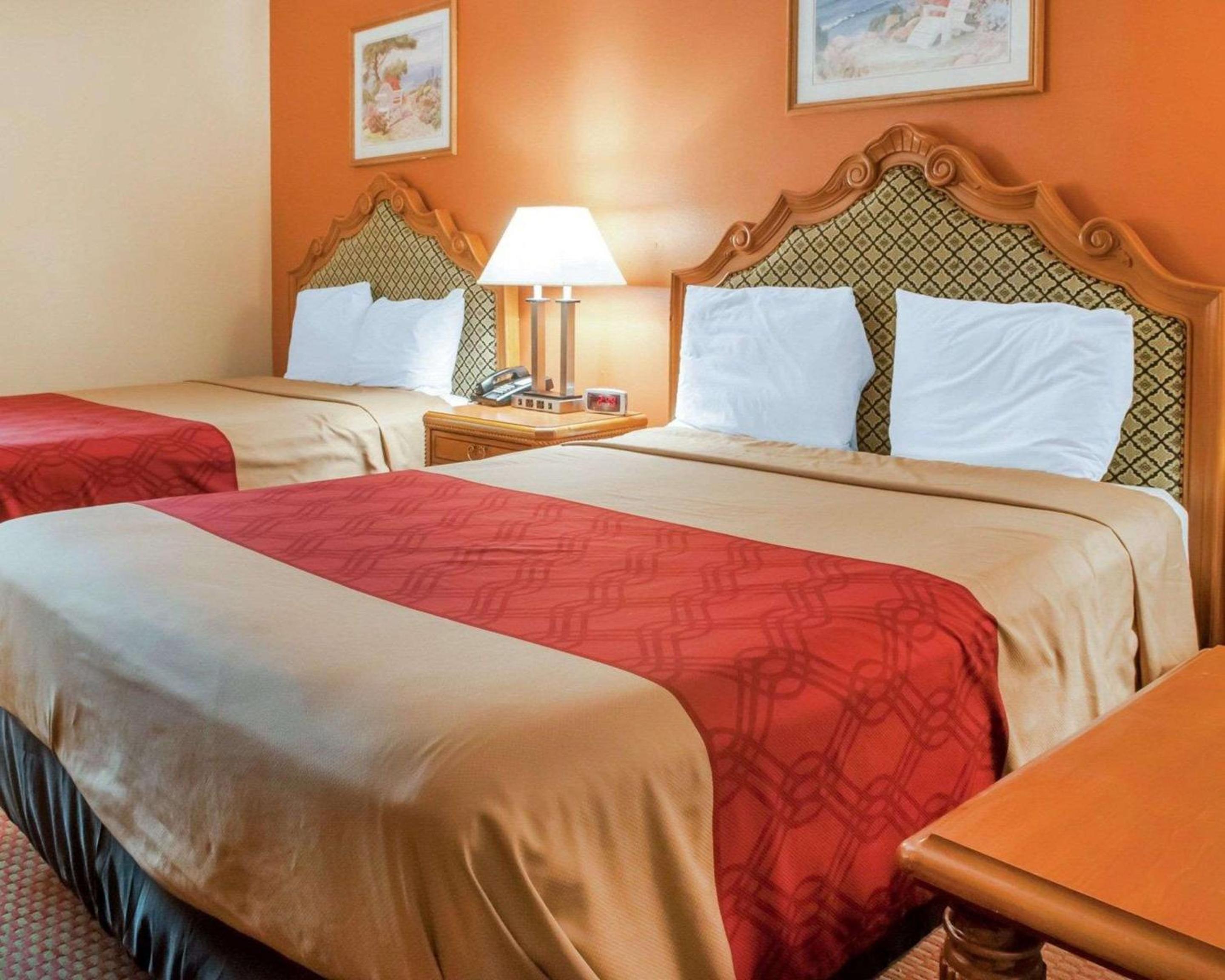 Econo Lodge Hobbs view 4