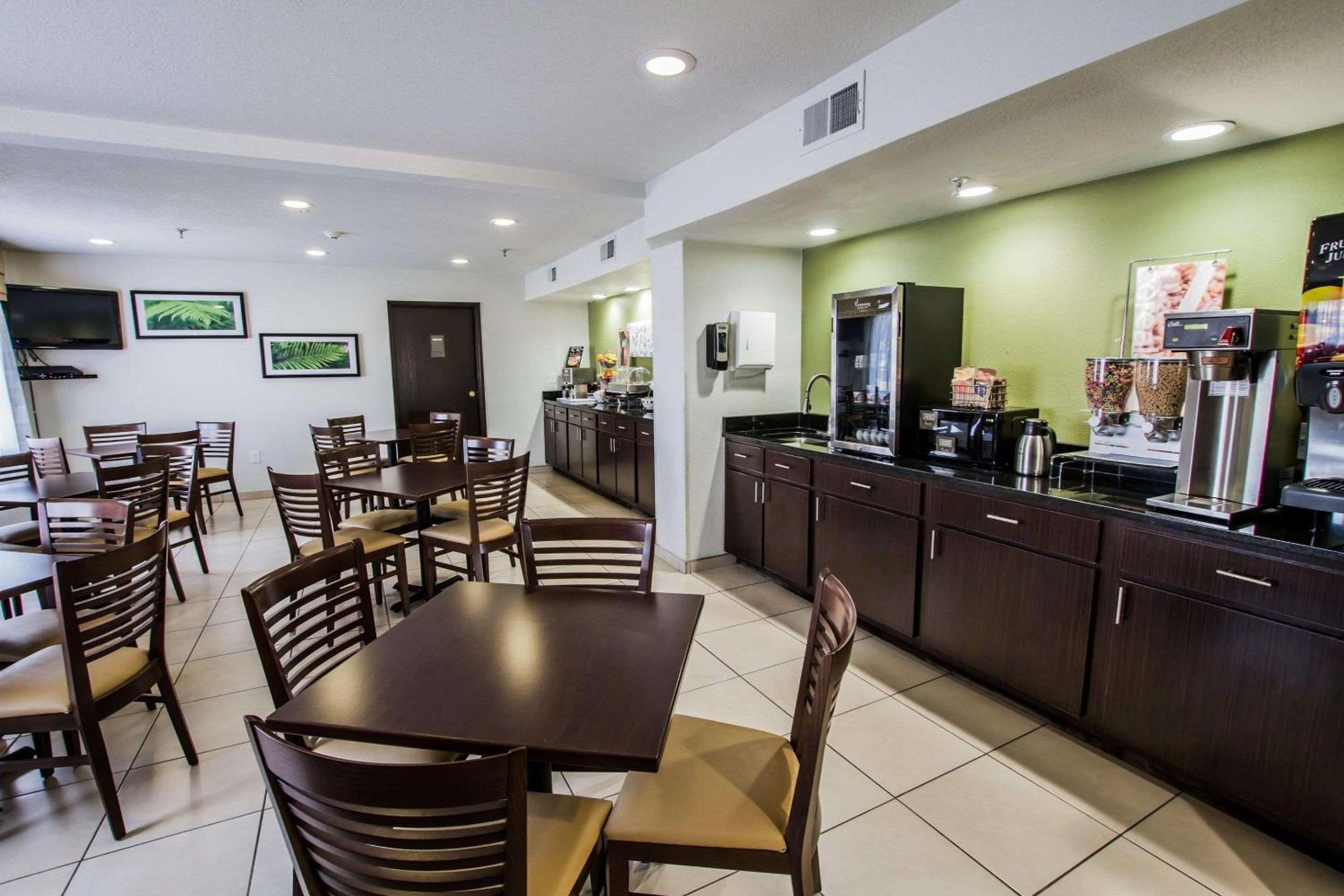 Gallup Vacations - Sleep Inn Gallup - Property Image 8