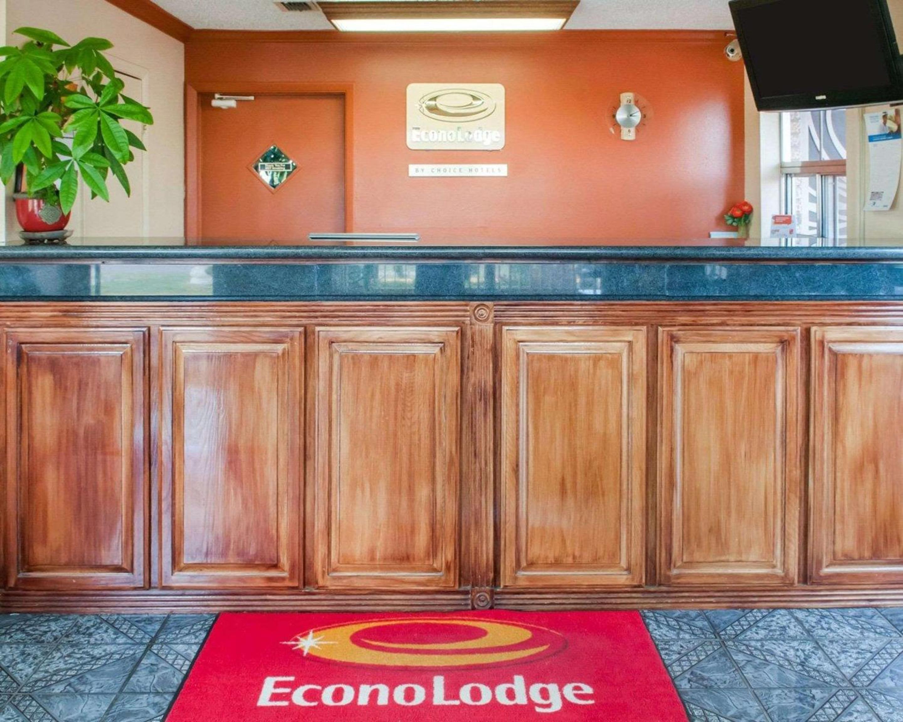 Hobbs Vacations - Econo Lodge Hobbs - Property Image 9