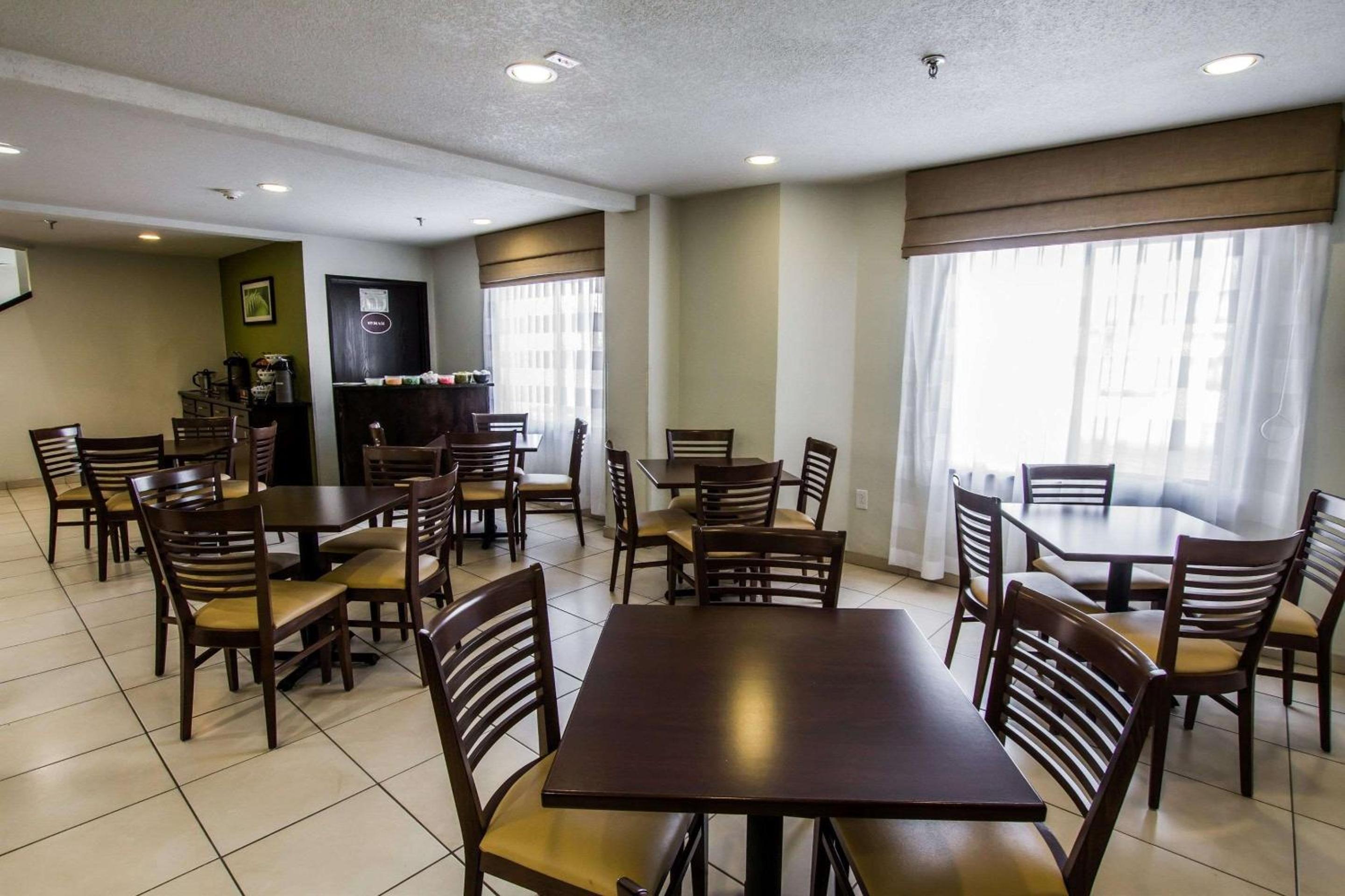 Gallup Vacations - Sleep Inn Gallup - Property Image 7
