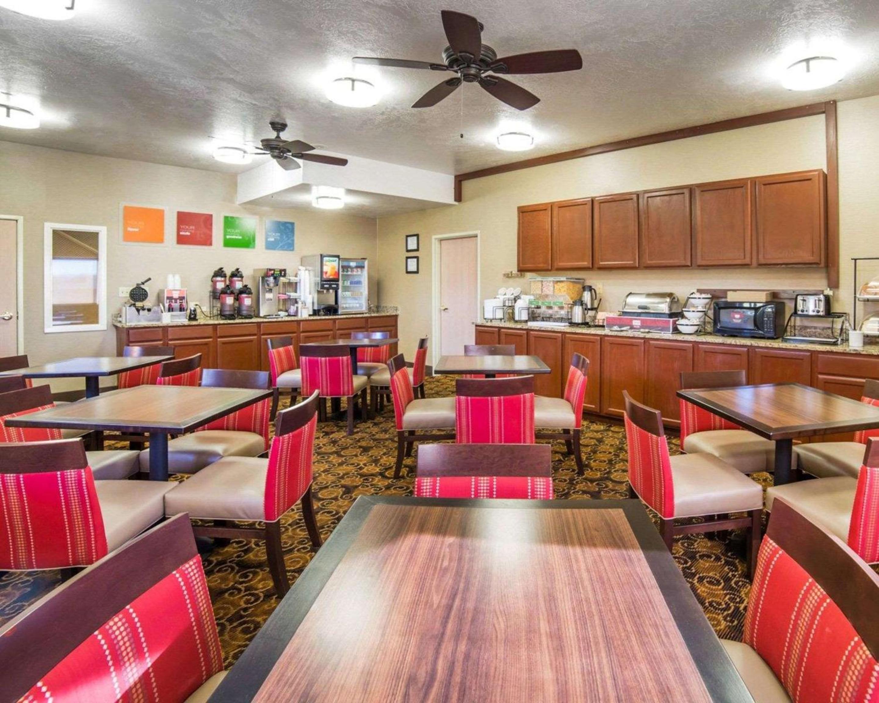 Elko Vacations - Comfort Inn Elko - Property Image 4