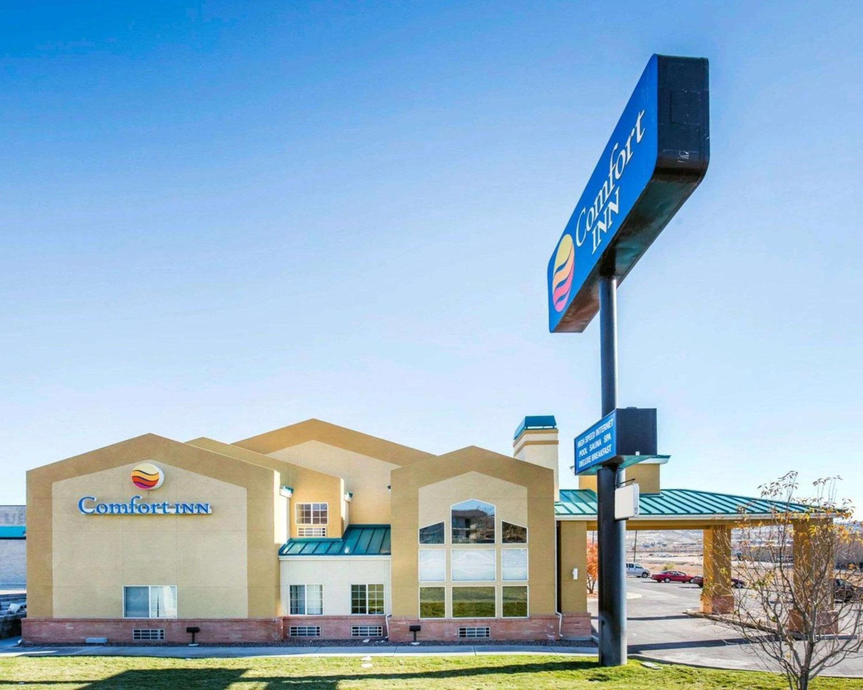 Elko Vacations - Comfort Inn Elko - Property Image 1