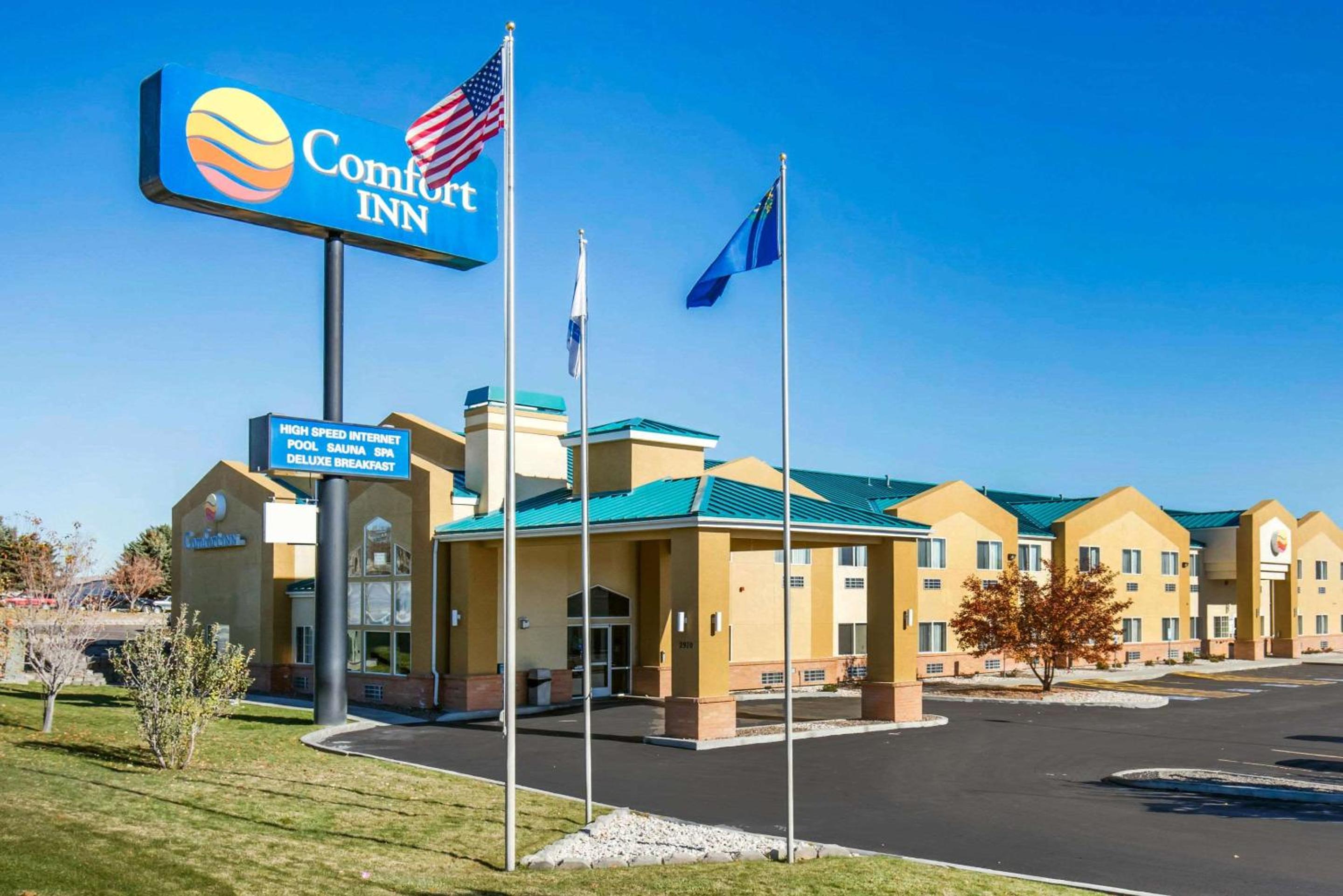Elko Vacations - Comfort Inn Elko - Property Image 1