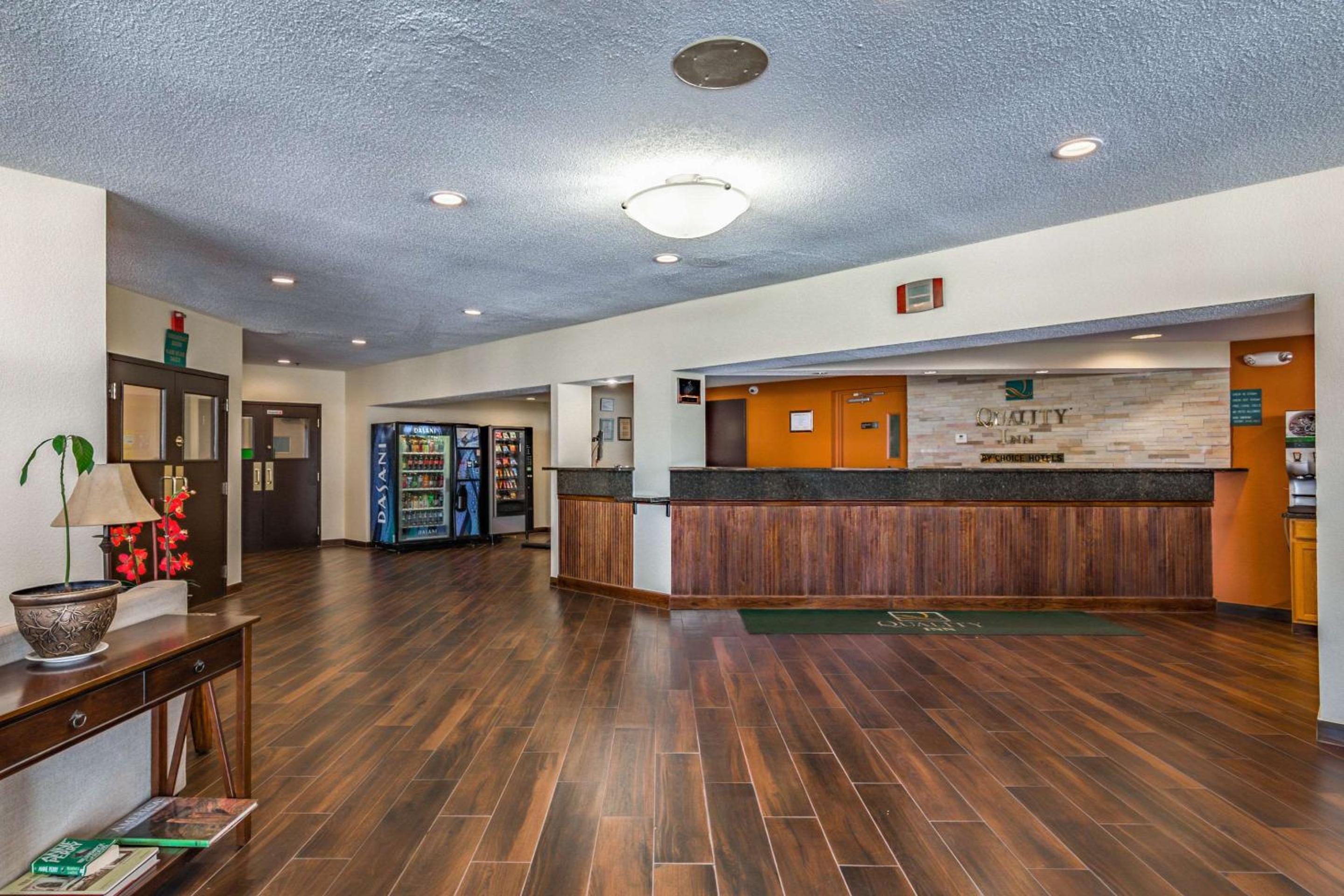 Quality Inn Schenectady - Albany view 5