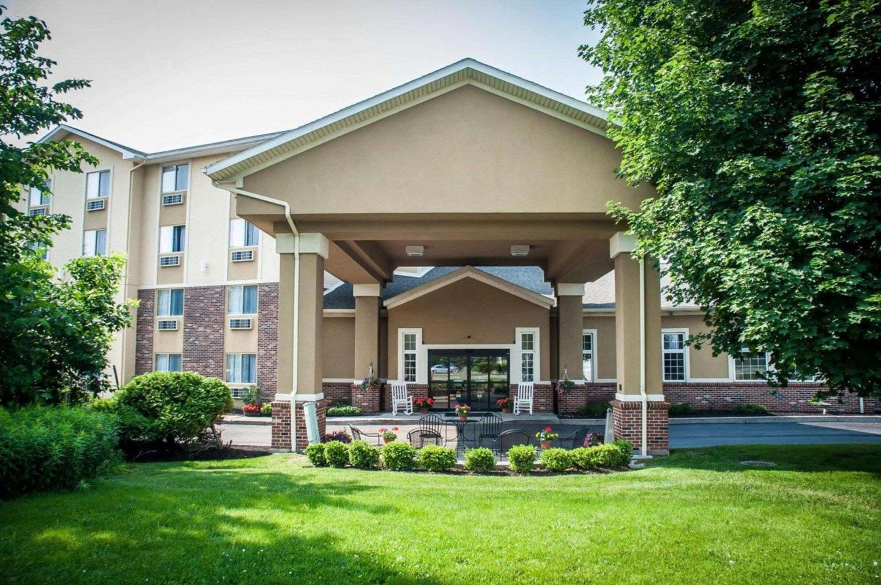 Hotel Comfort Inn University - Image 1
