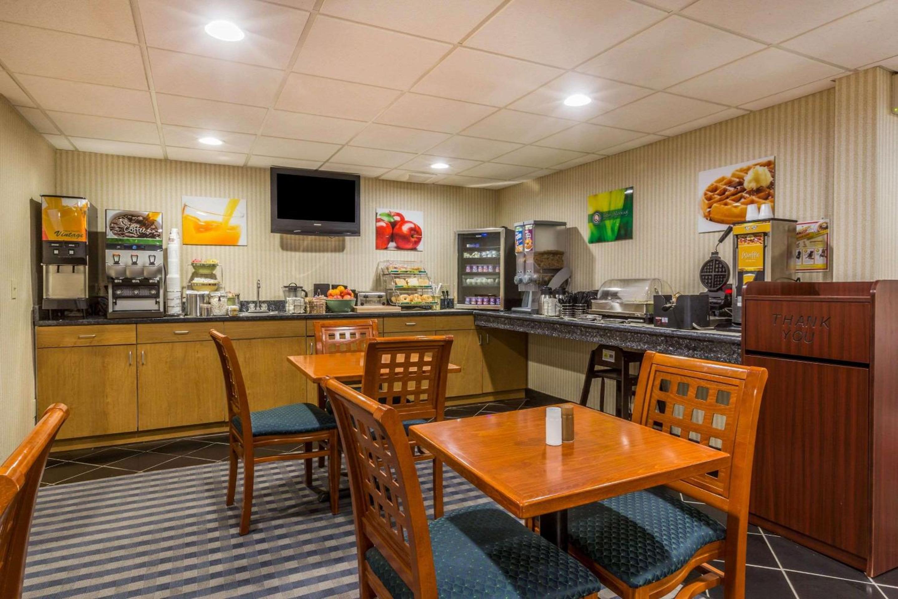 Quality Inn Hyde Park - Poughkeepsie North view 4