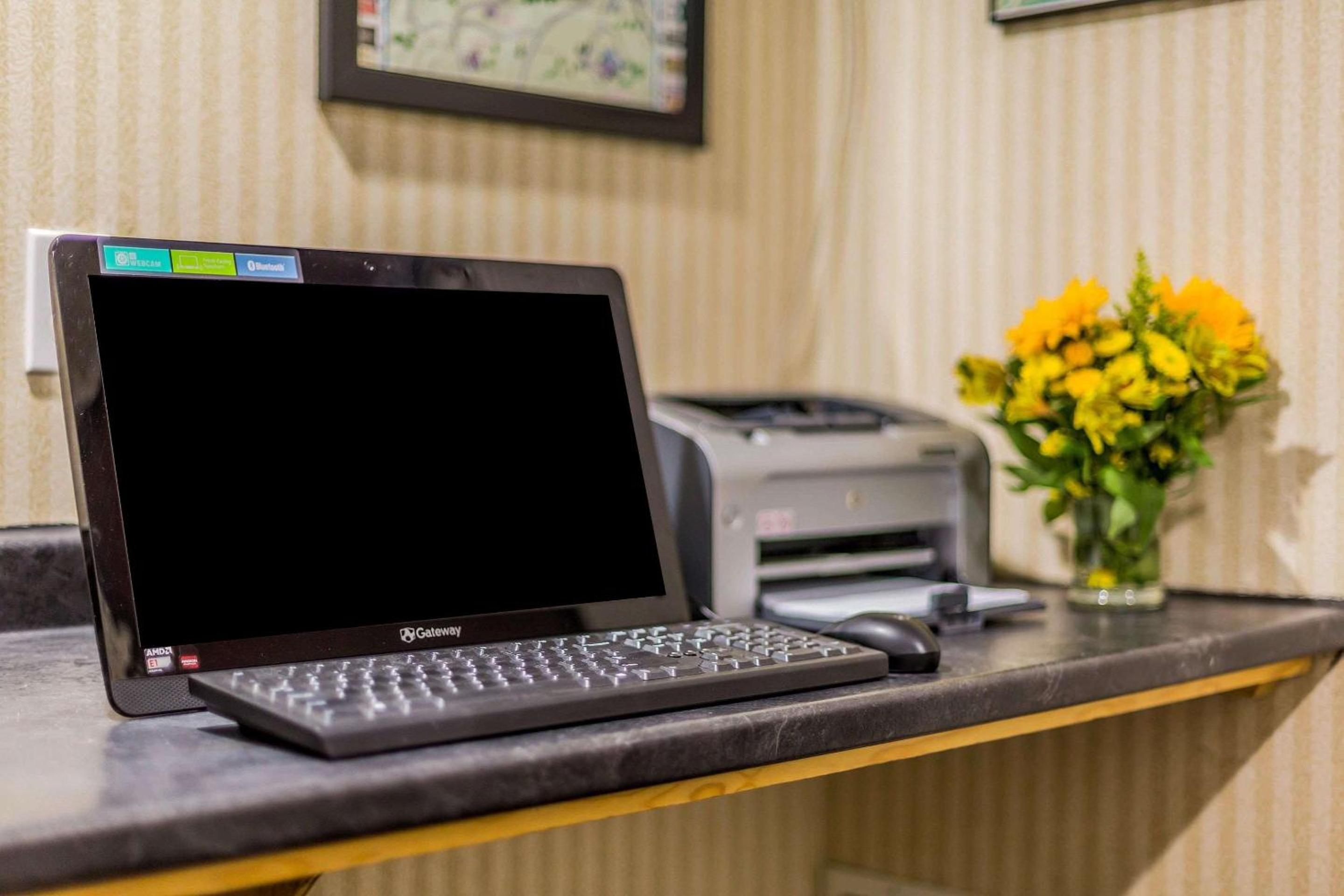 Quality Inn Hyde Park - Poughkeepsie North view 5