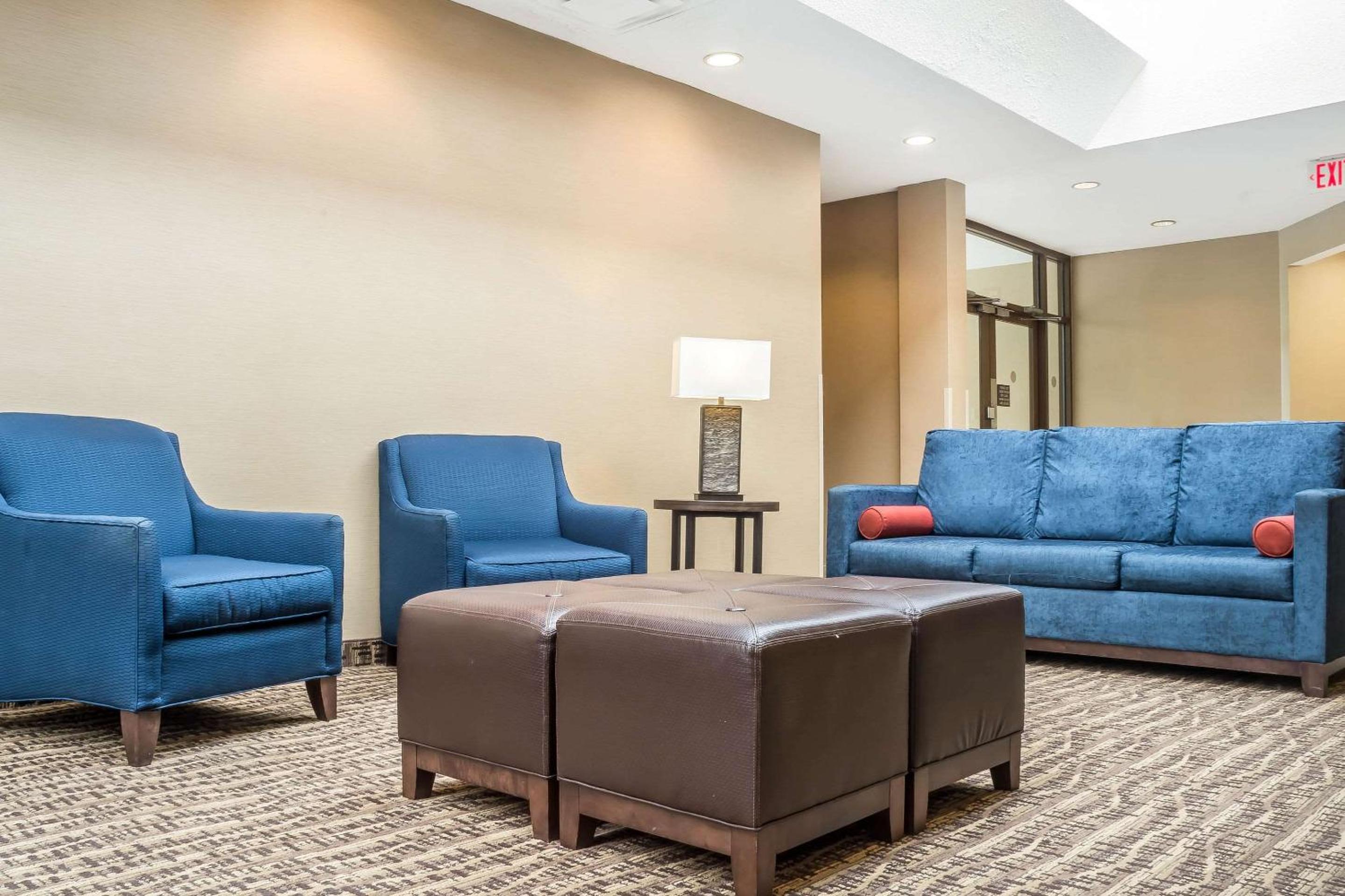 Comfort Inn The Pointe - Image 4