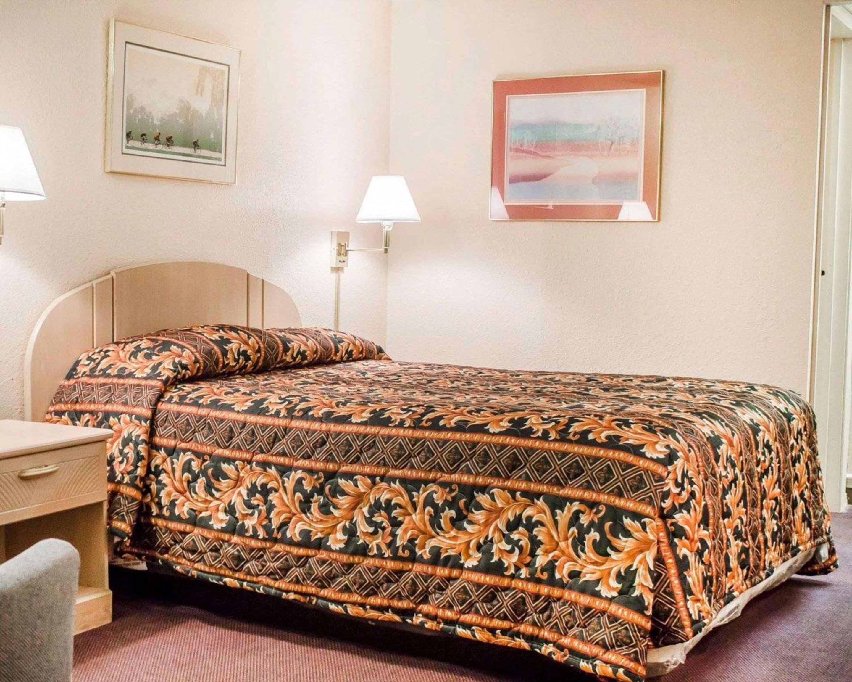 Rodeway Inn Findlay University Area view 2