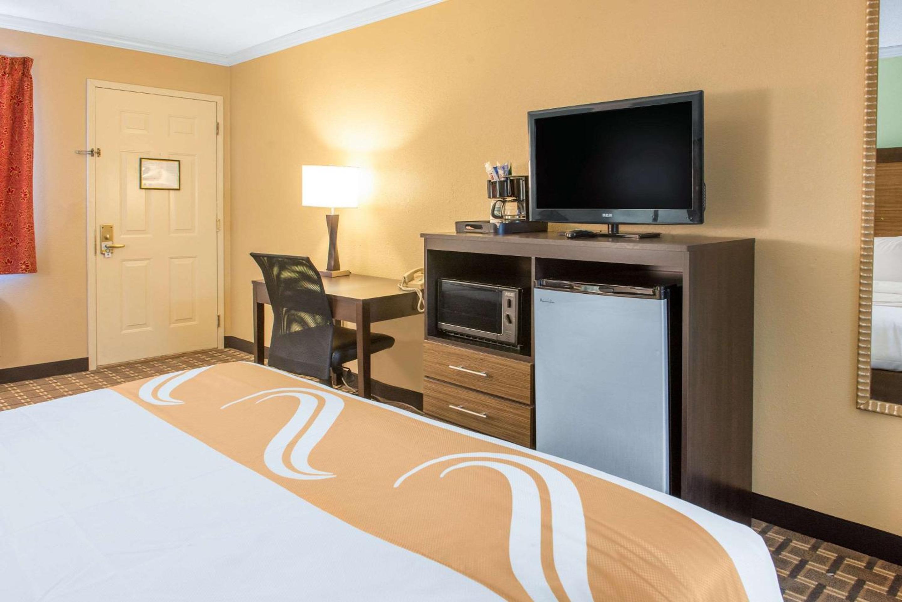 Findlay Vacations - Quality Inn - Property Image 4