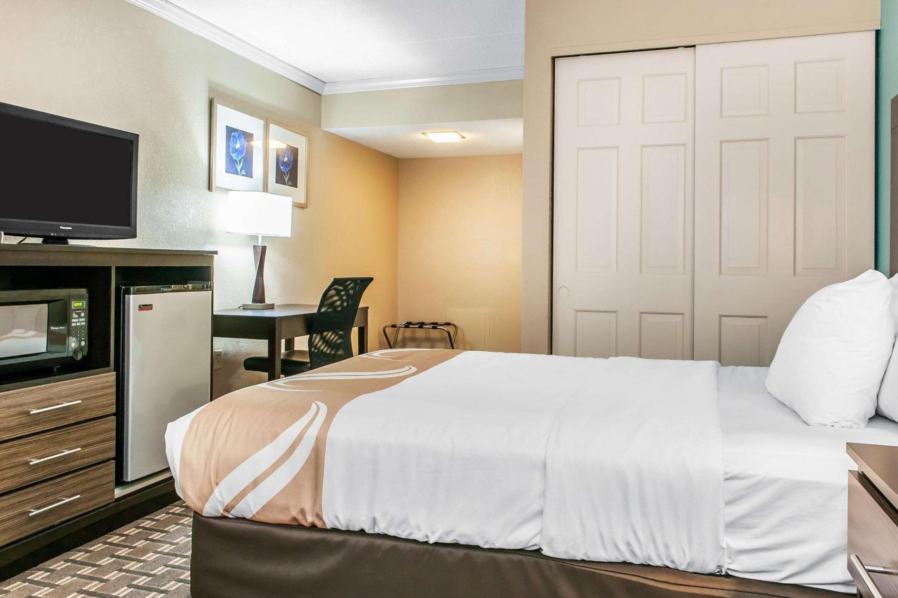 Findlay Vacations - Quality Inn - Property Image 7
