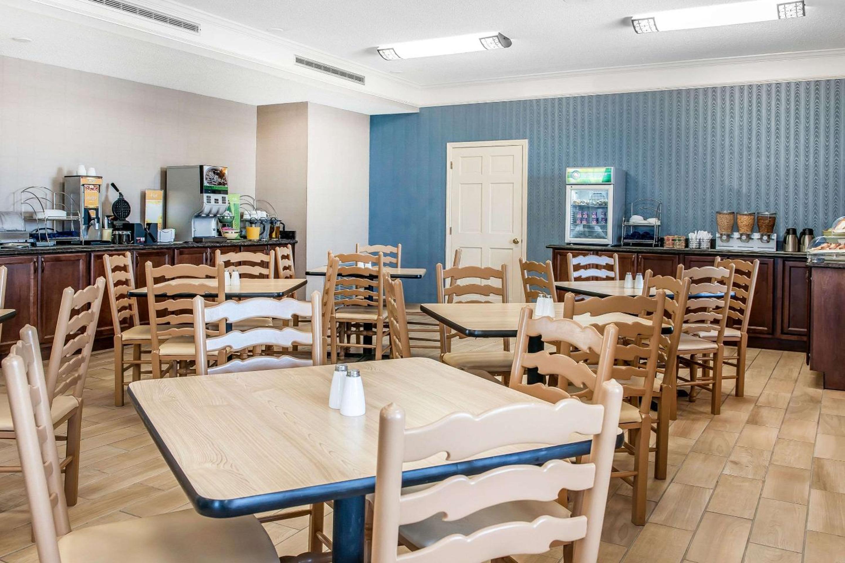 Findlay Vacations - Quality Inn - Property Image 17