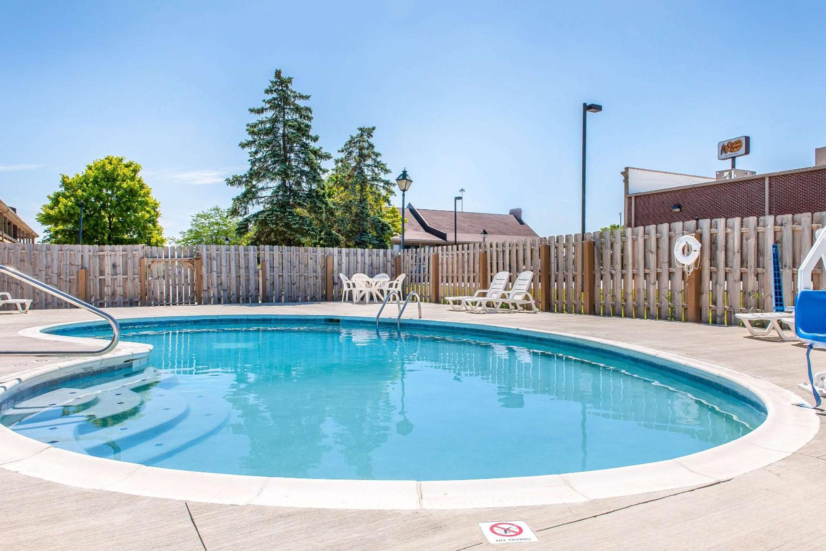 Findlay Vacations - Quality Inn - Property Image 13