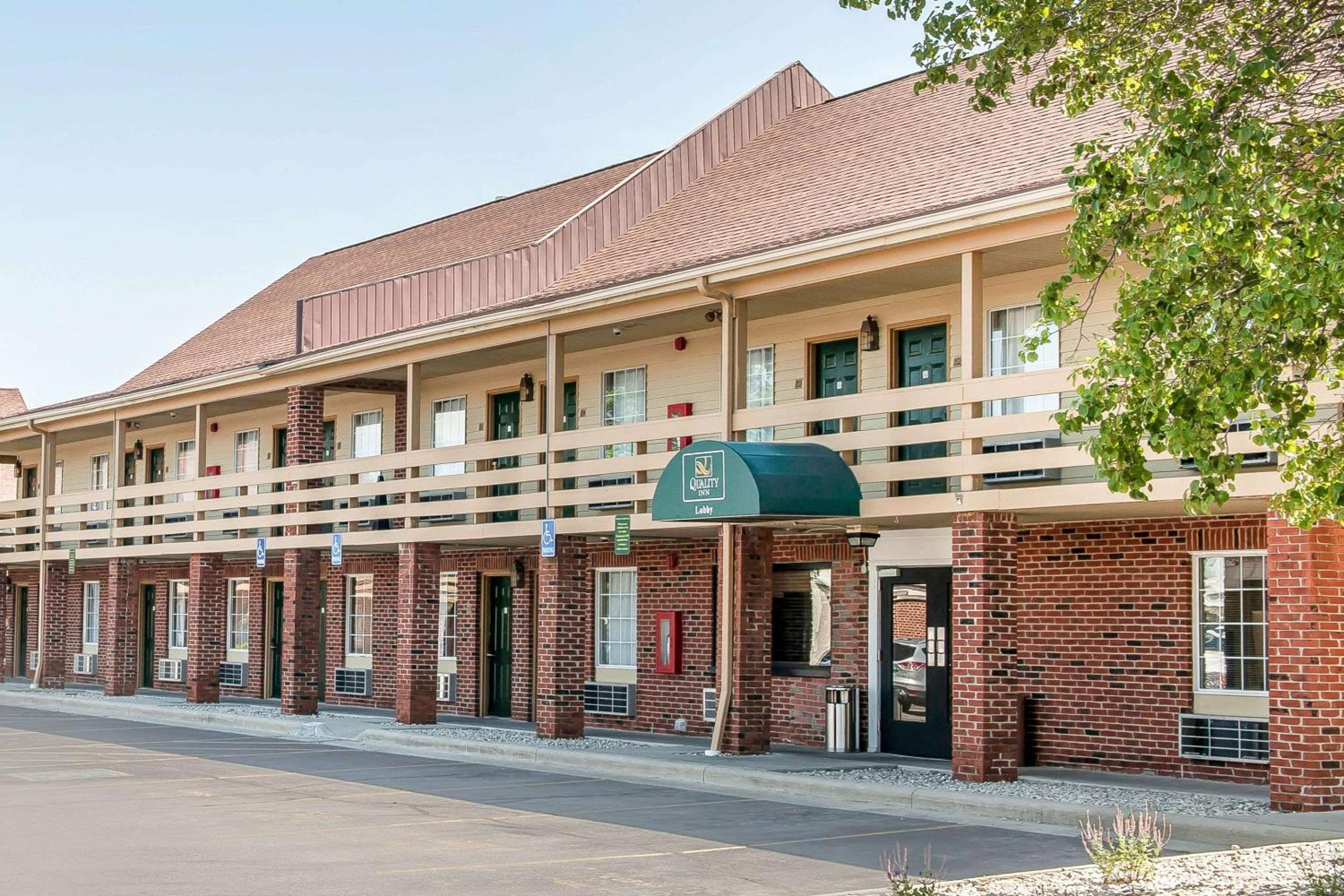 Findlay Vacations - Quality Inn - Property Image 1