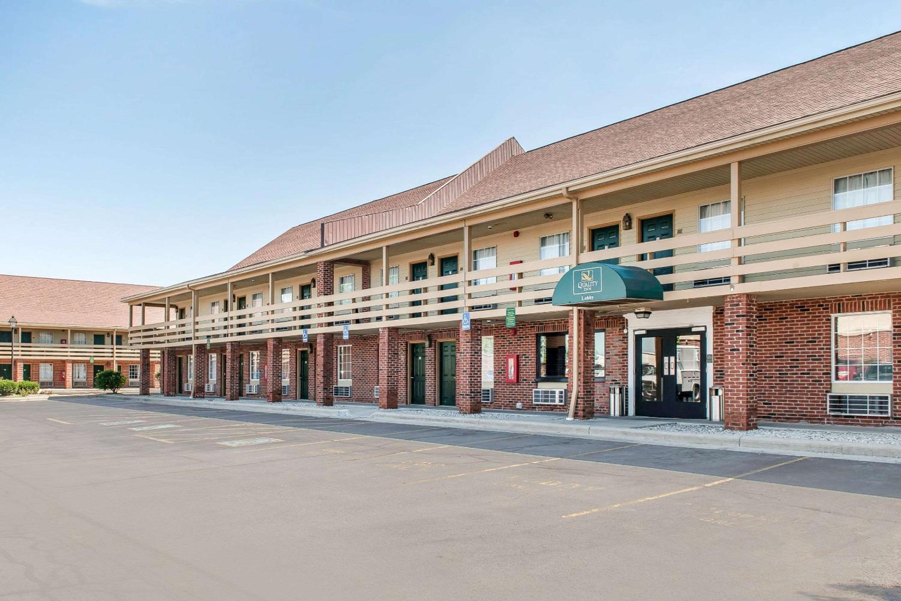 Findlay Vacations - Quality Inn - Property Image 2