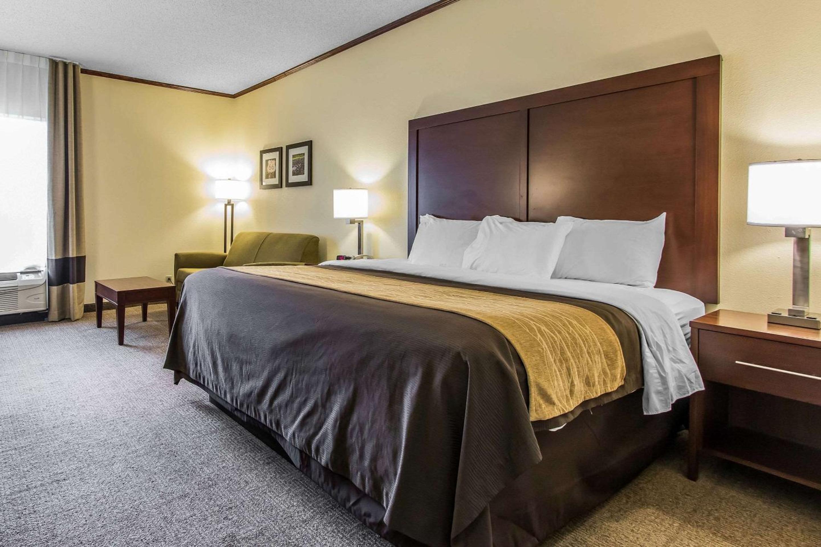 Ardmore Inn & Suites Ardmore view 2