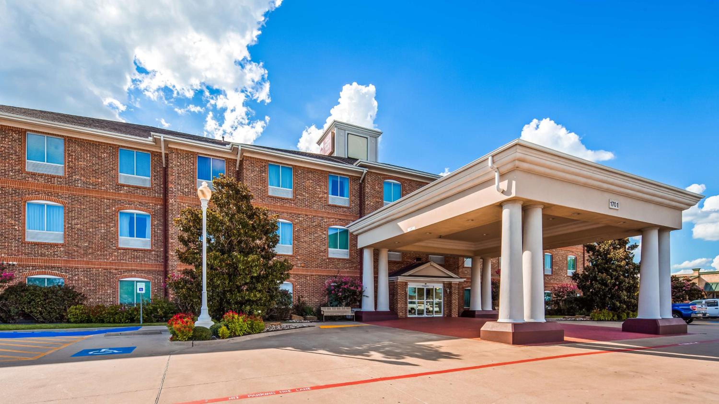 Best Western Plus Waxahachie Inn  Suites - Property Image 1