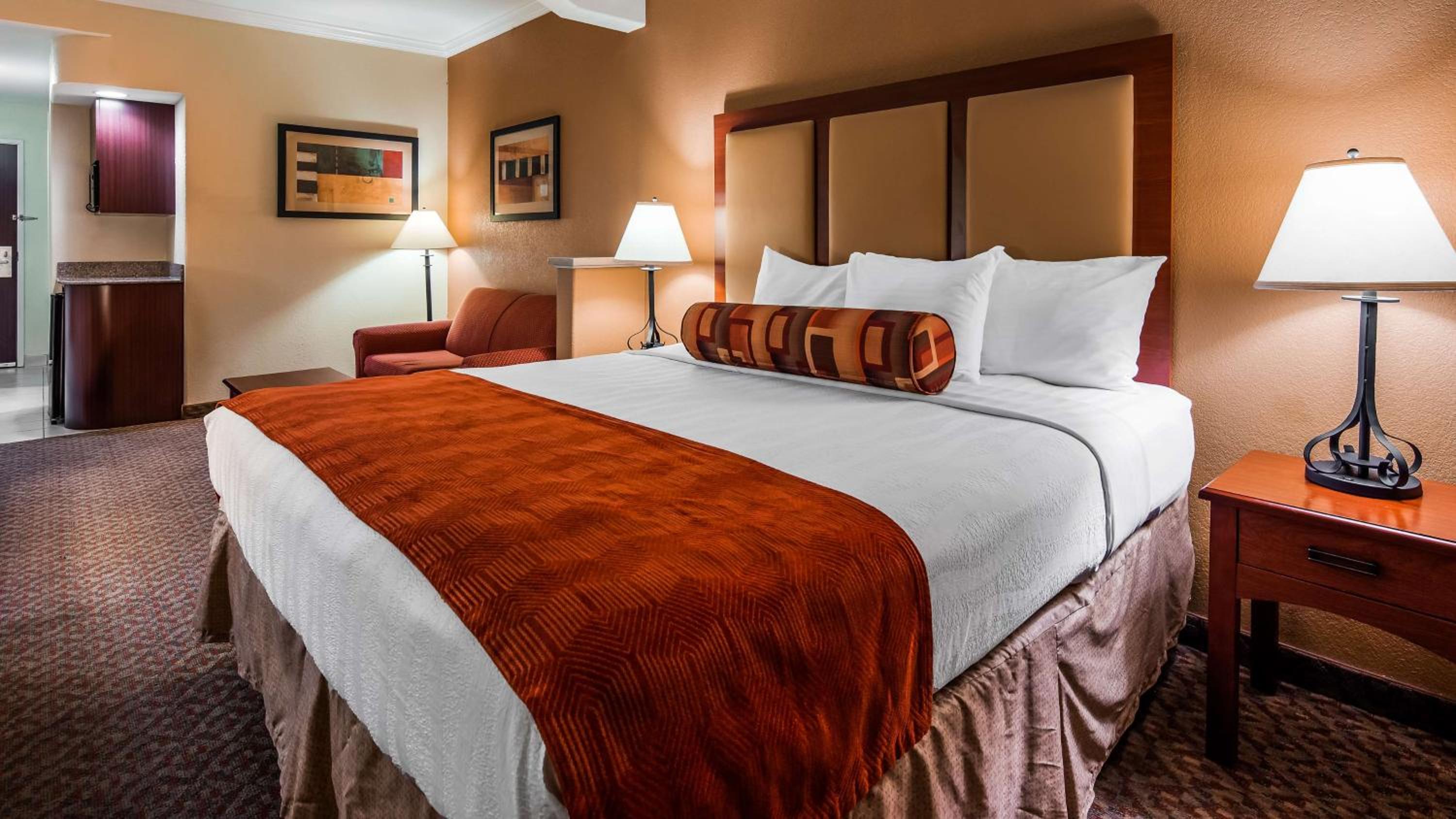 Dallas Vacations - Best Western Plus Waxahachie Inn  Suites - Property Image 5
