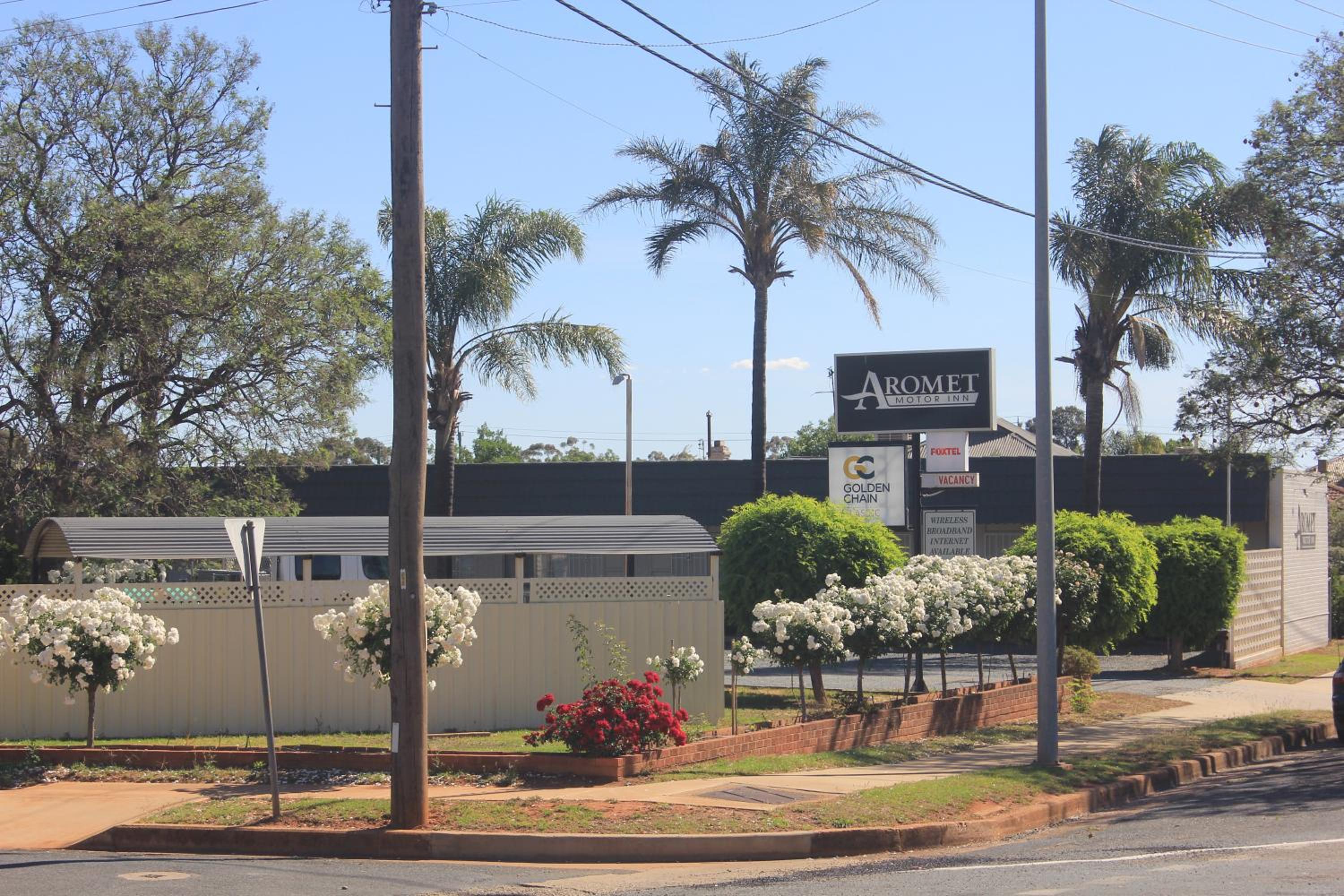 Aromet Motor Inn view 3