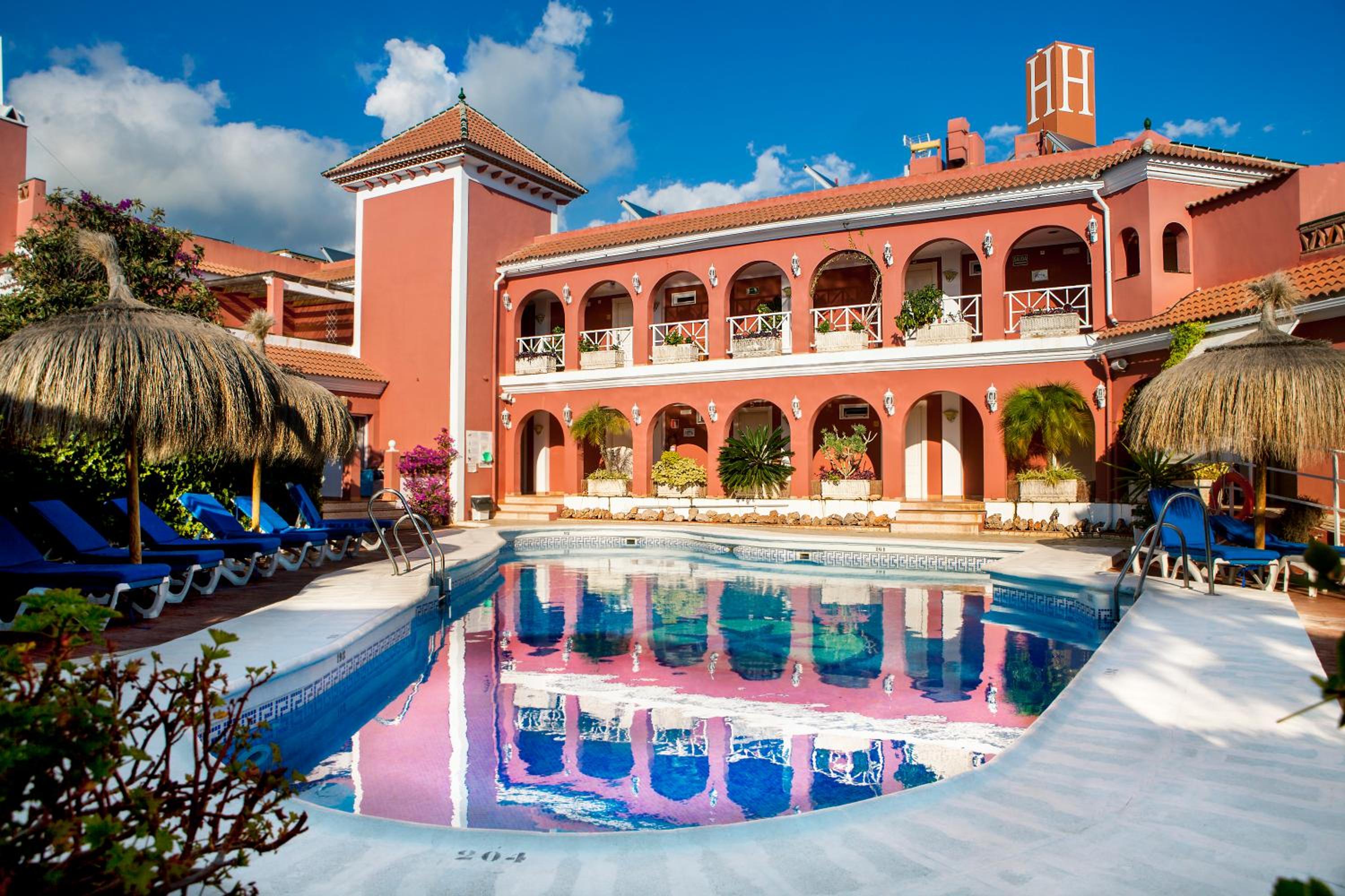 Hotel Los Arcos - Image 1