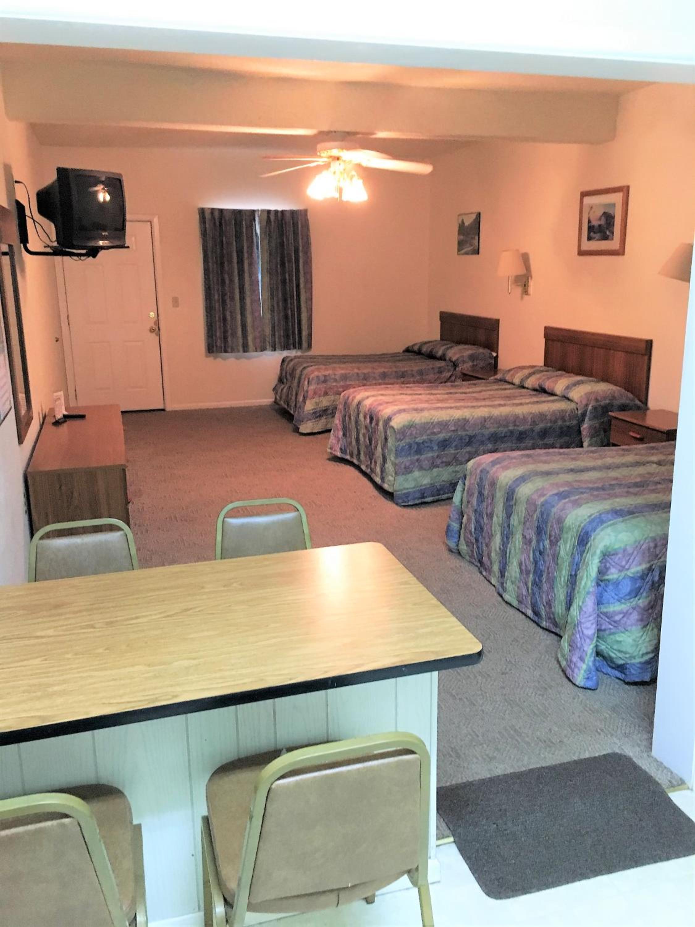 Hunters Lodge Motel
