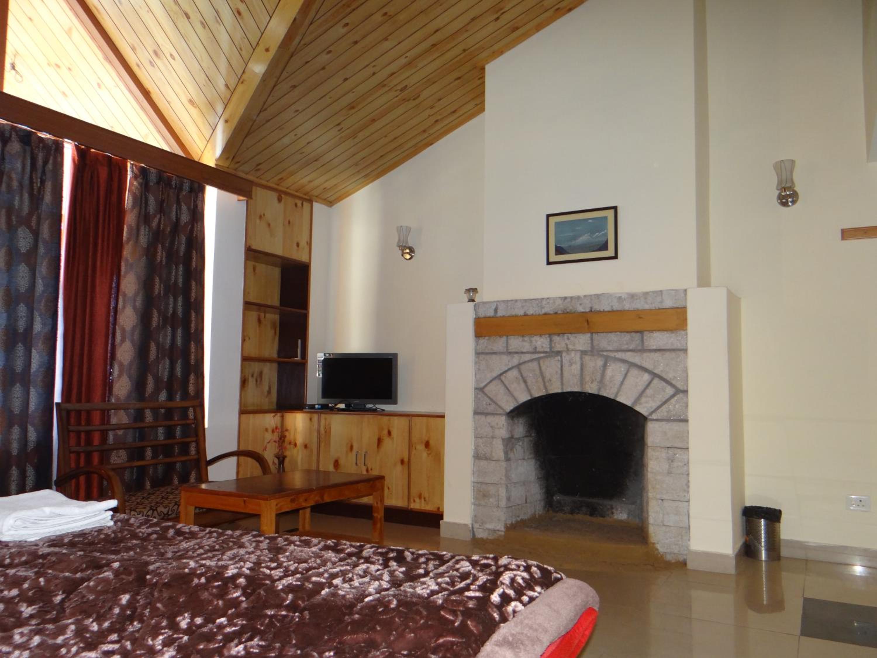 Hotel Mountain Trail Manali