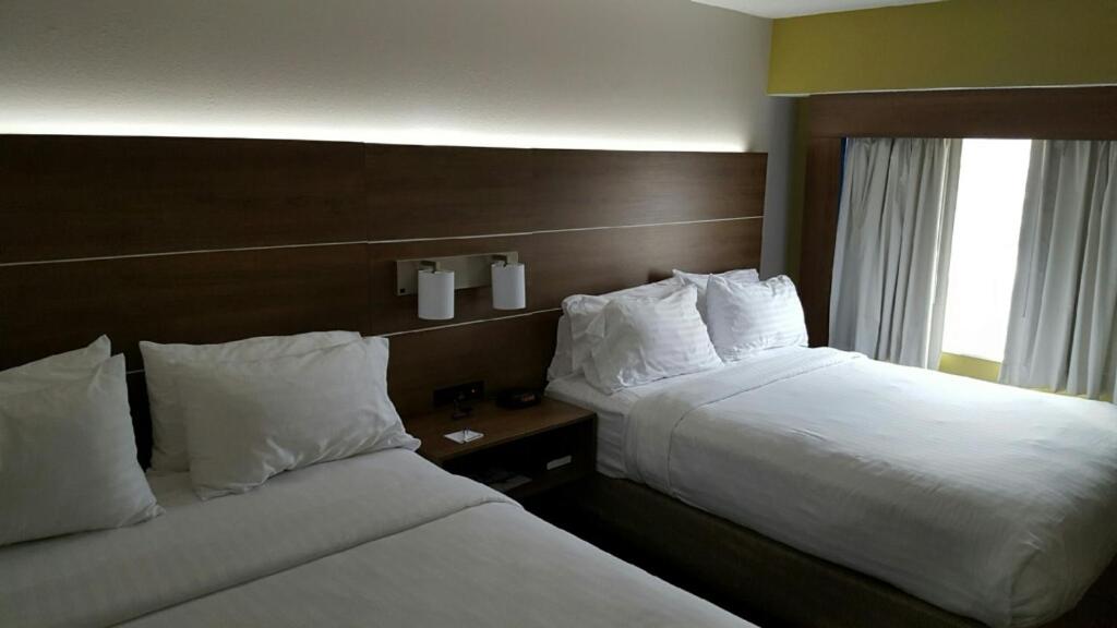 Holiday Inn Express Mount Pleasant- Scottdale by IHG - Image 5