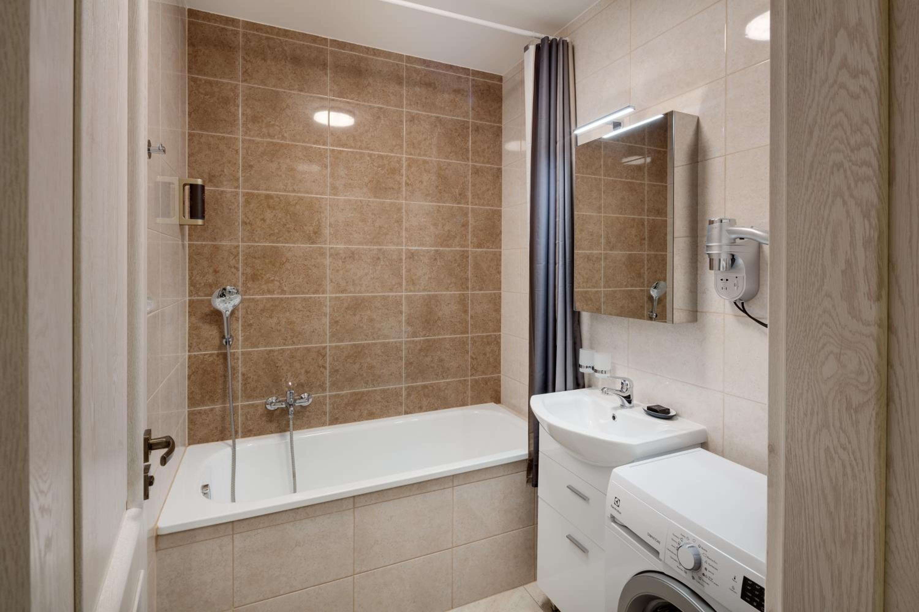 Louren Apartments